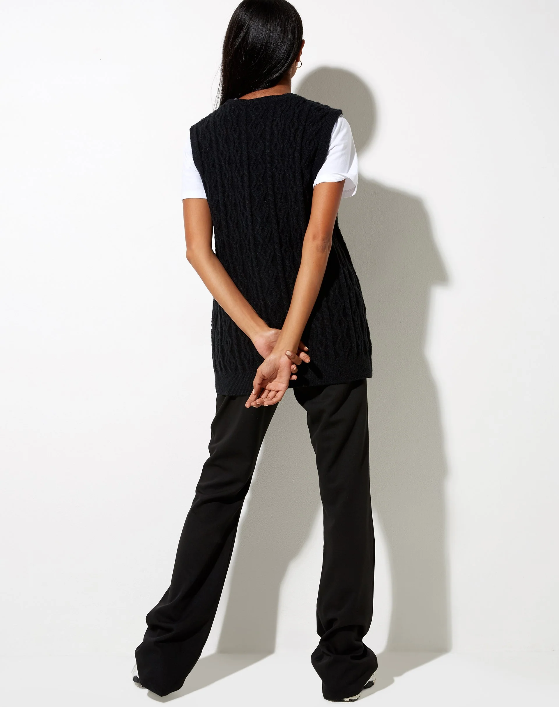 Selvi Cardi in Schwarz gestrickt - Image 4