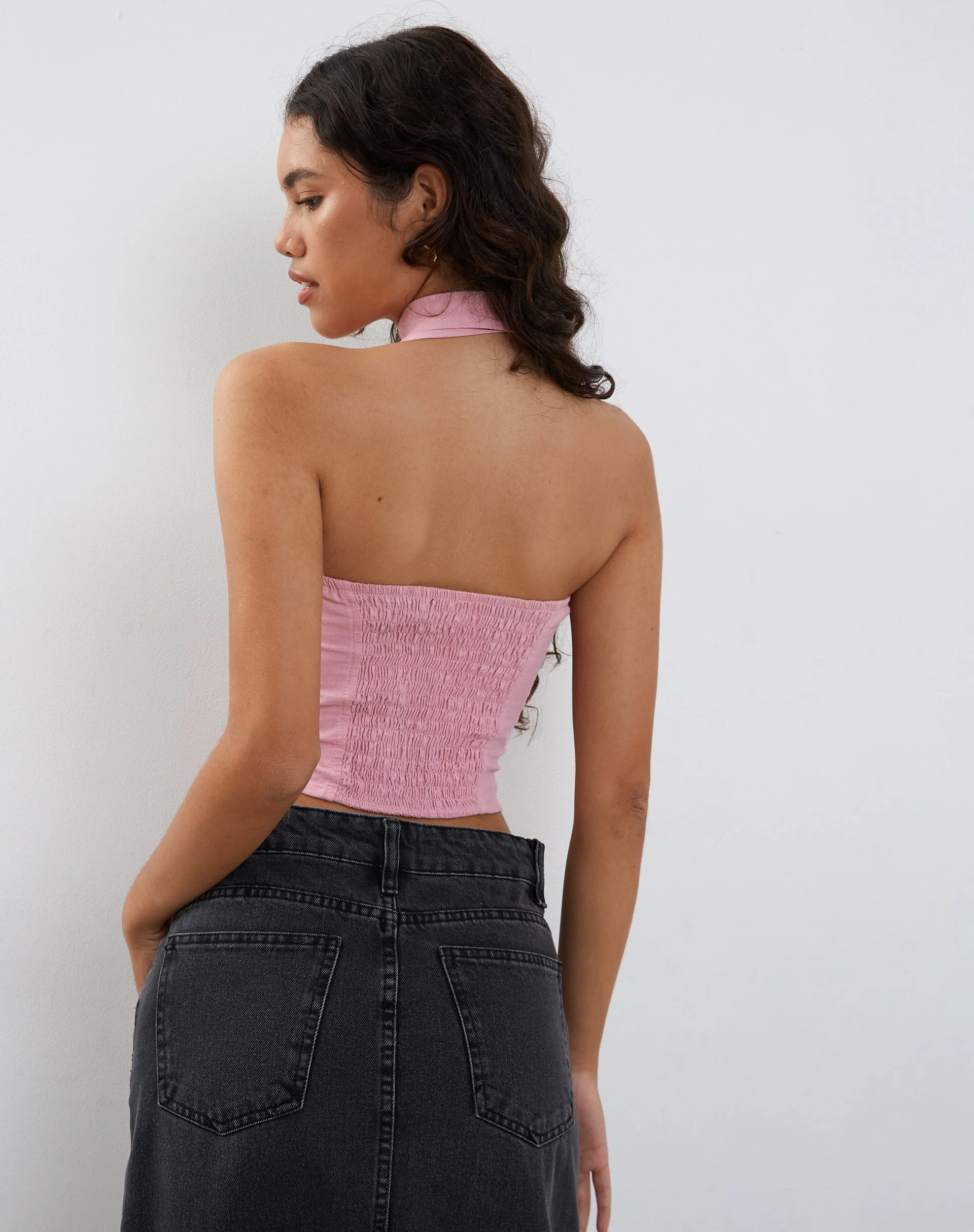 Shaloe Bandeau-Top und Schal-Set in Flamingo-Rosa - Image 5
