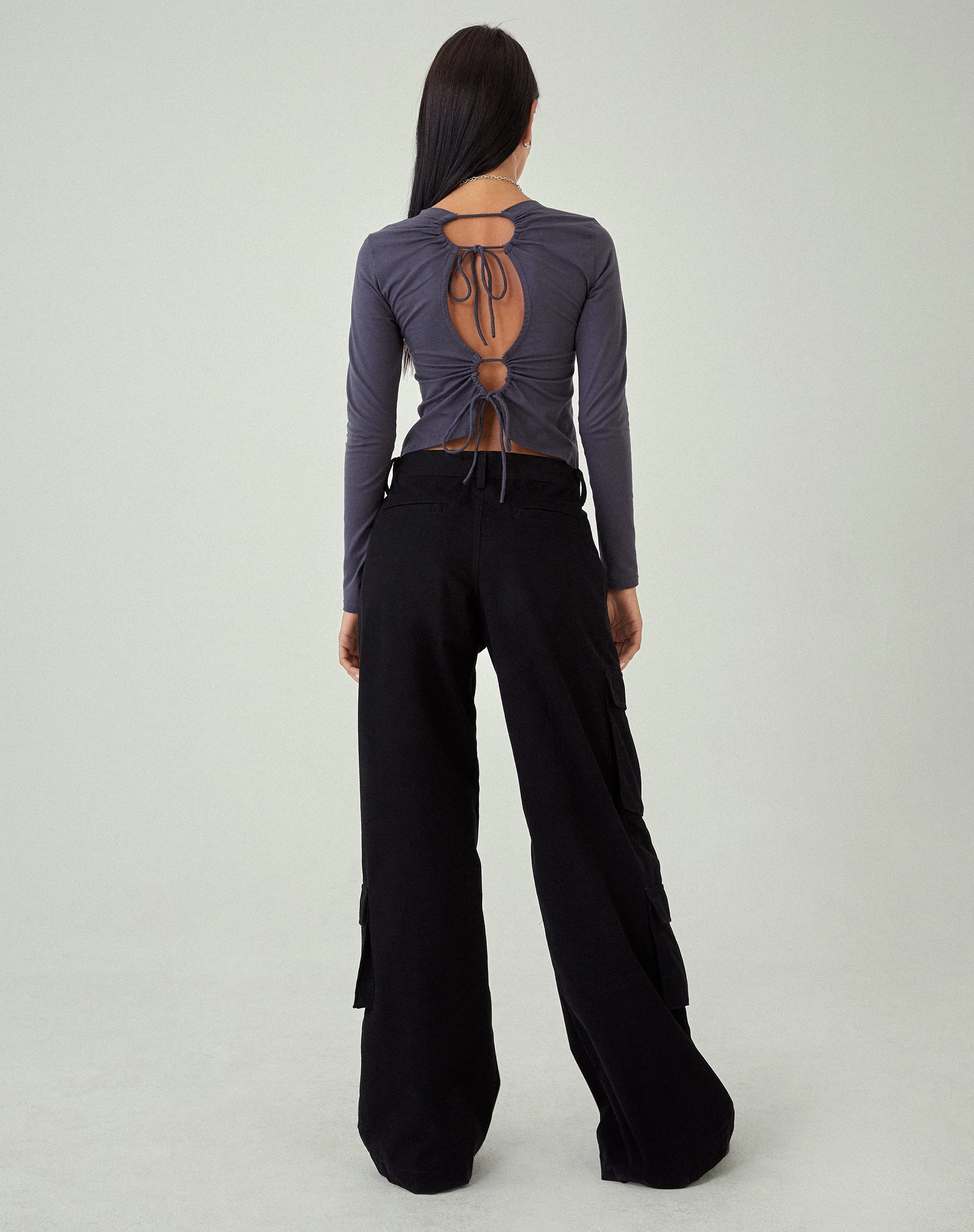 MOTEL X JACQUIE Shan Hose mit weitem Bein in Schwarz - Image 6