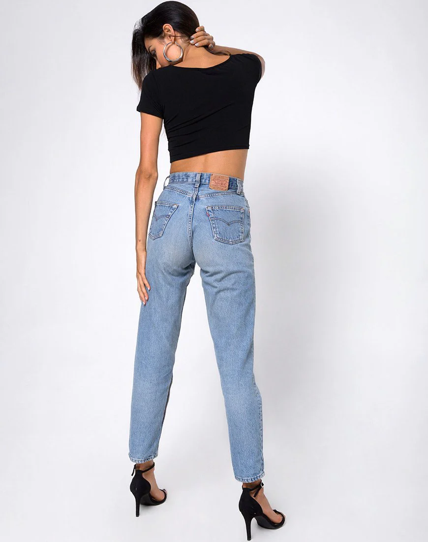 Shim Cutout Crop Top in Schwarz - Image 4