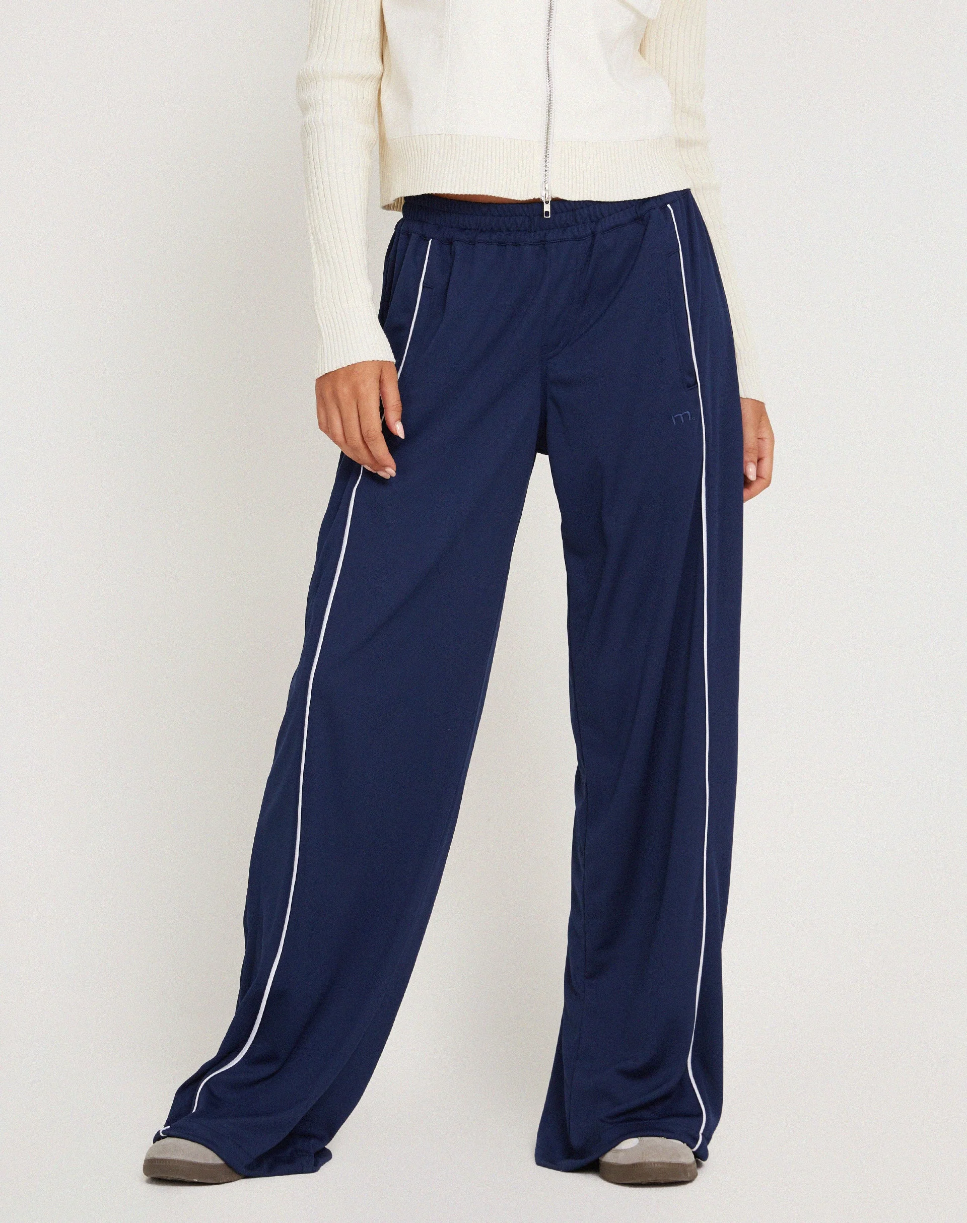 Shobi Jogger mit weitem Bein in Navy - Image 2