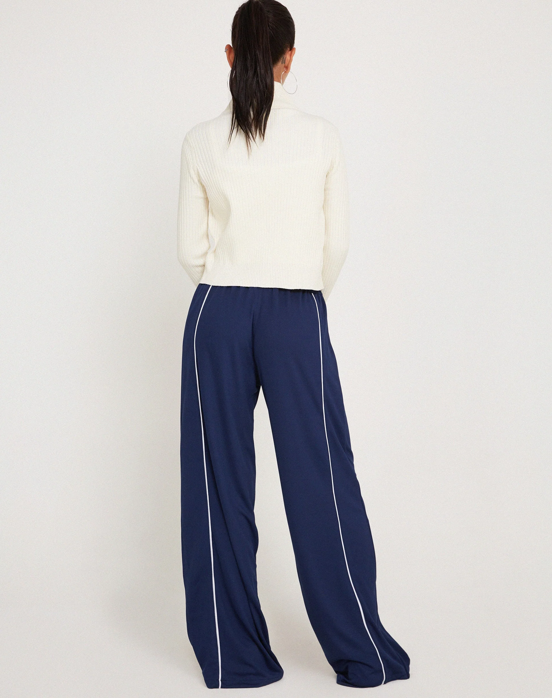 Shobi Jogger mit weitem Bein in Navy - Image 4