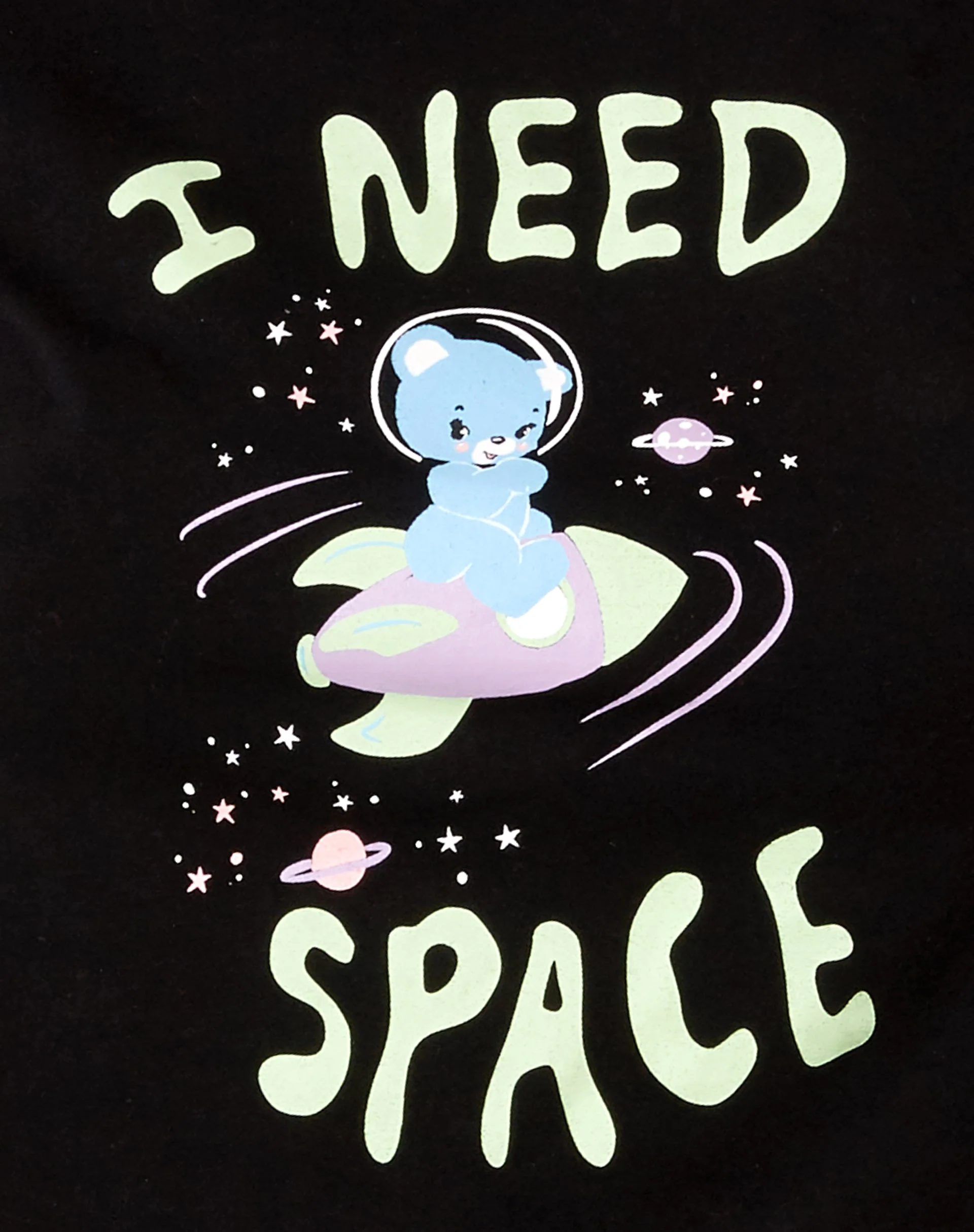 Shrunk Tee in Schwarz I Need Space - Image 6