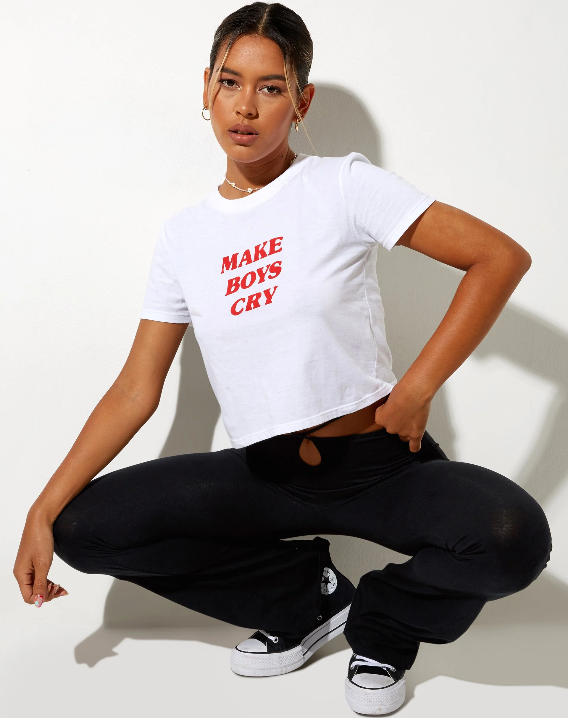 Geschrumpftes Tee in Weiß lässt Jungen weinen - Image 4