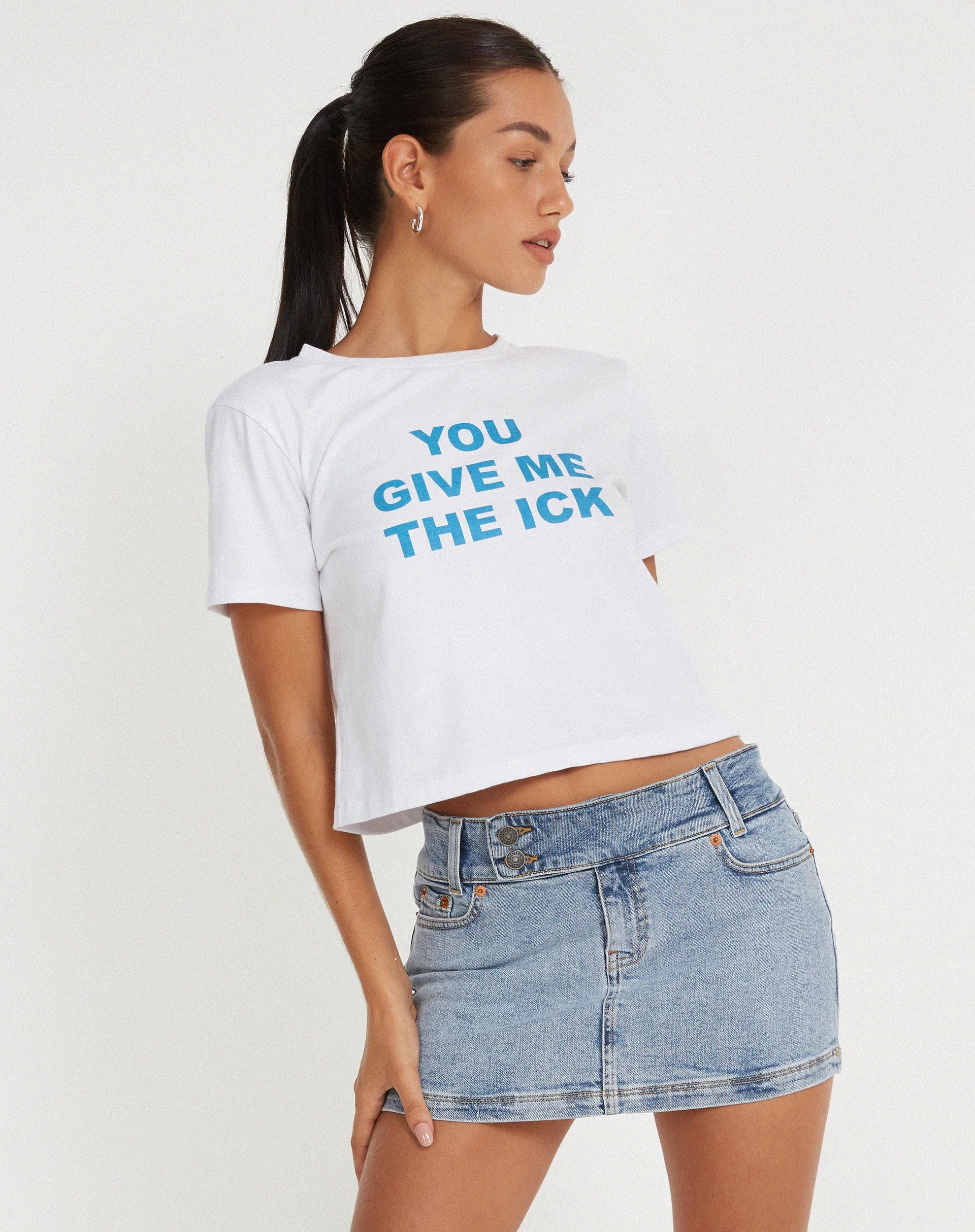 Geschrumpftes Tee in Weiß You Give Me The Ick - Image 4