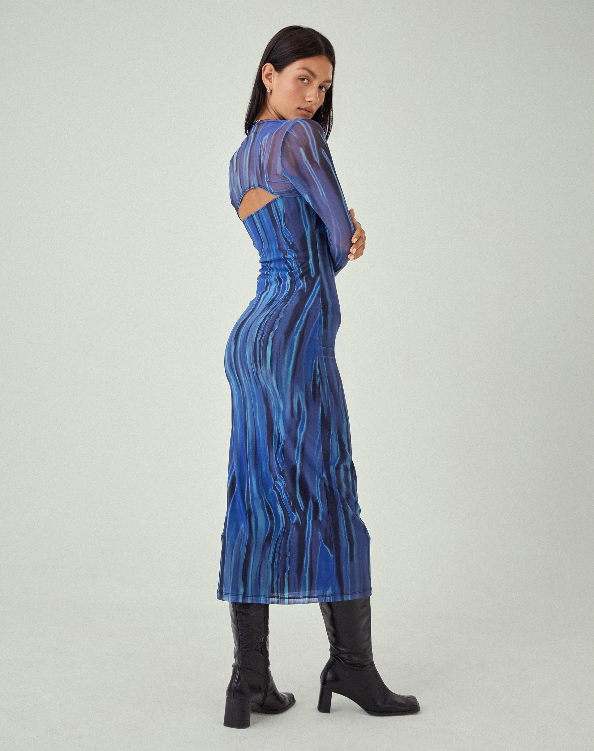 MOTEL X JACQUIE Shuro Midikleid in Farbe Bleed Blau - Image 4