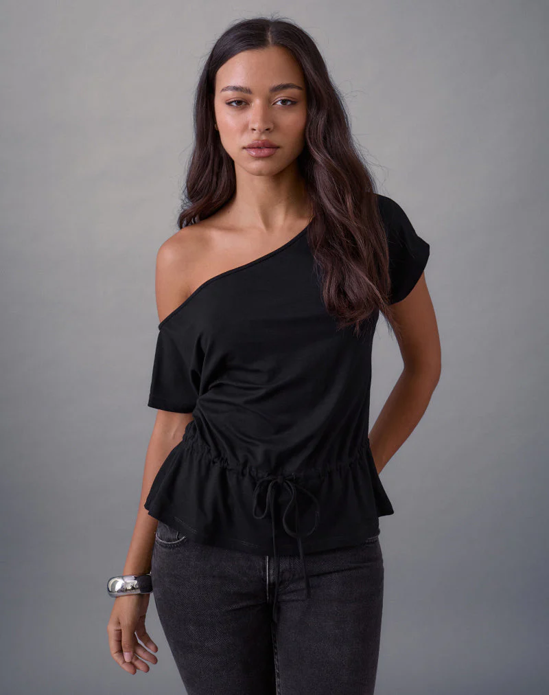 Sika One Shoulder Top in Schwarz mit Bindegürtel - Image 4