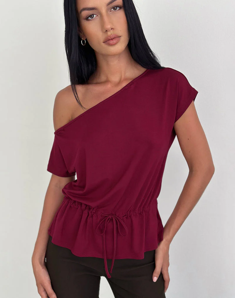 Sika One Shoulder Top in Burgunderrot mit Bindegürtel - Image 2