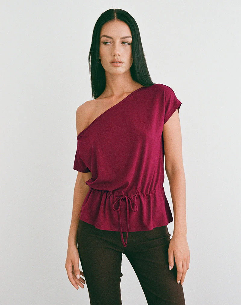 Sika One Shoulder Top in Burgunderrot mit Bindegürtel - Image 4