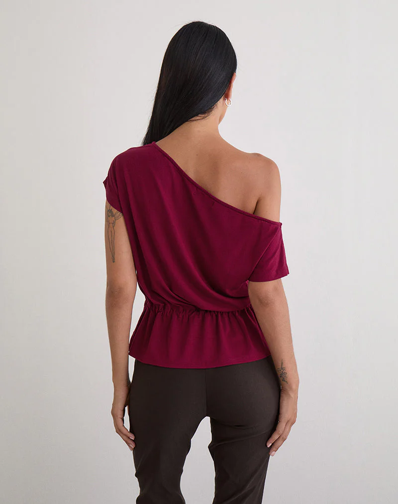 Sika One Shoulder Top in Burgunderrot mit Bindegürtel - Image 5