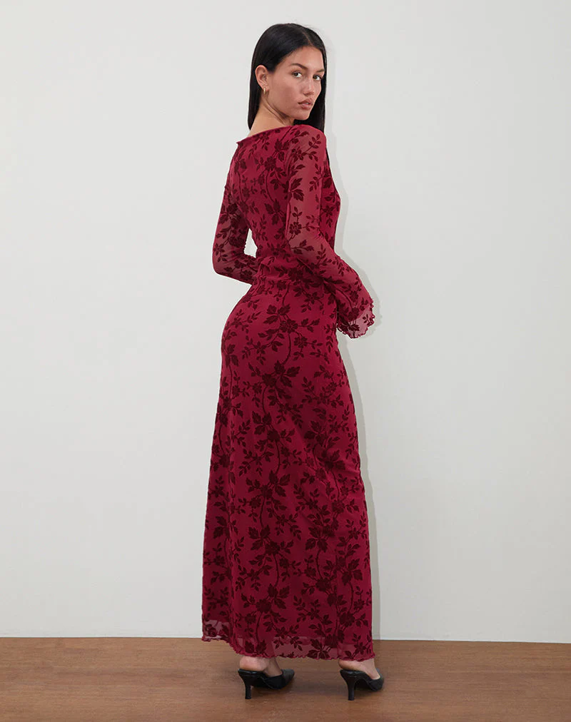 Slokya Langärmeliges Maxikleid in Vine Floral Flock Cherry - Image 3