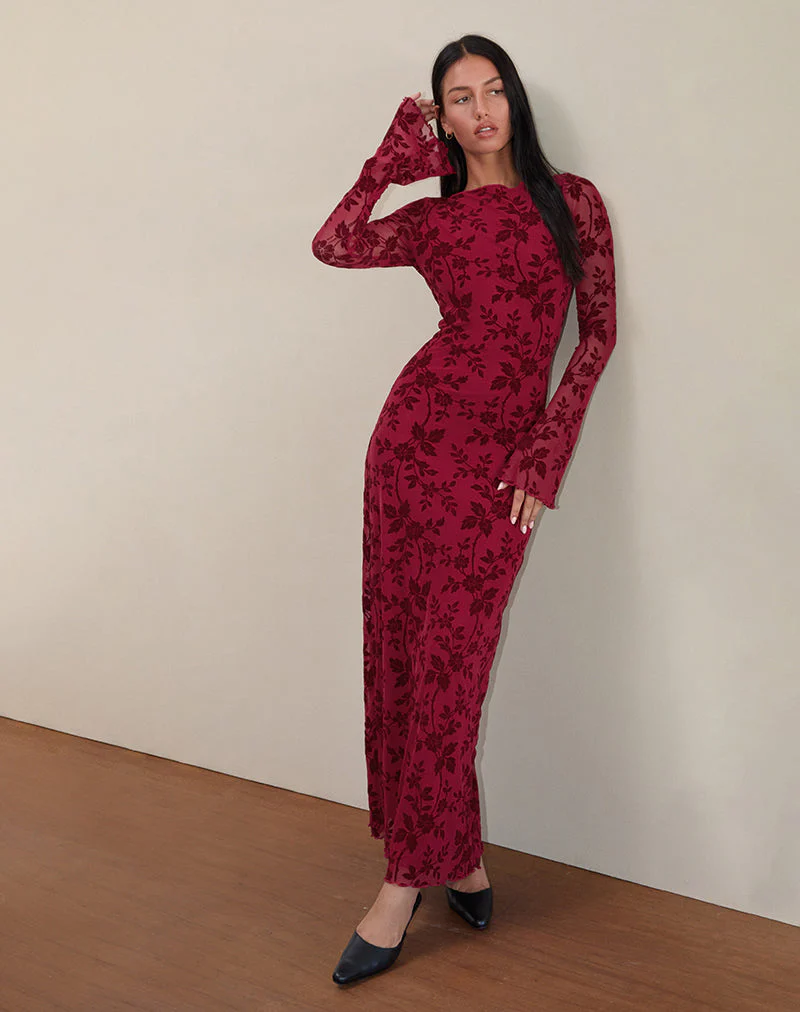 Slokya Langärmeliges Maxikleid in Vine Floral Flock Cherry - Image 4