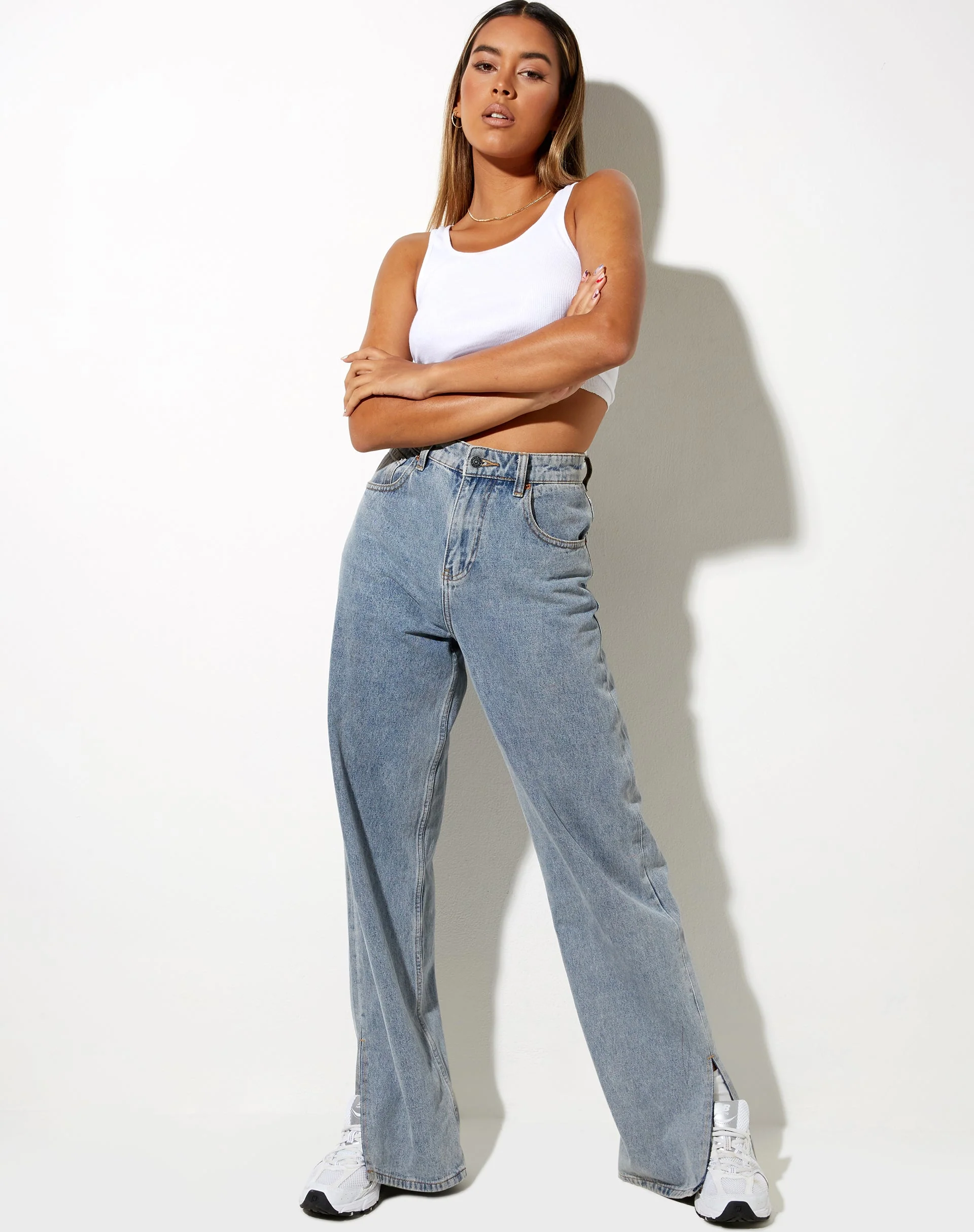 Split Parallel Jeans in hellblauer Waschung - Image 3
