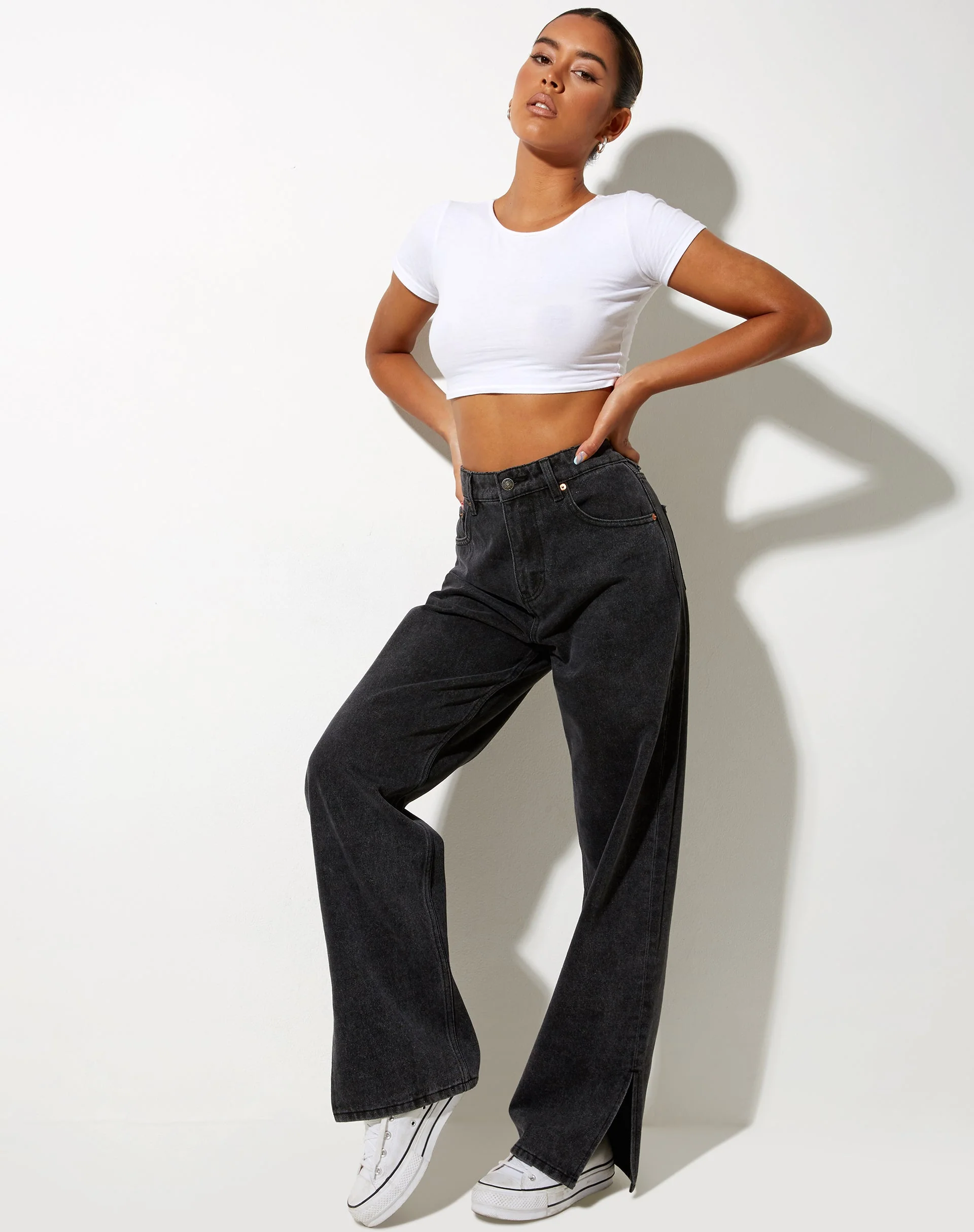 Split Parallel Jeans in schwarzer Waschung - Image 3