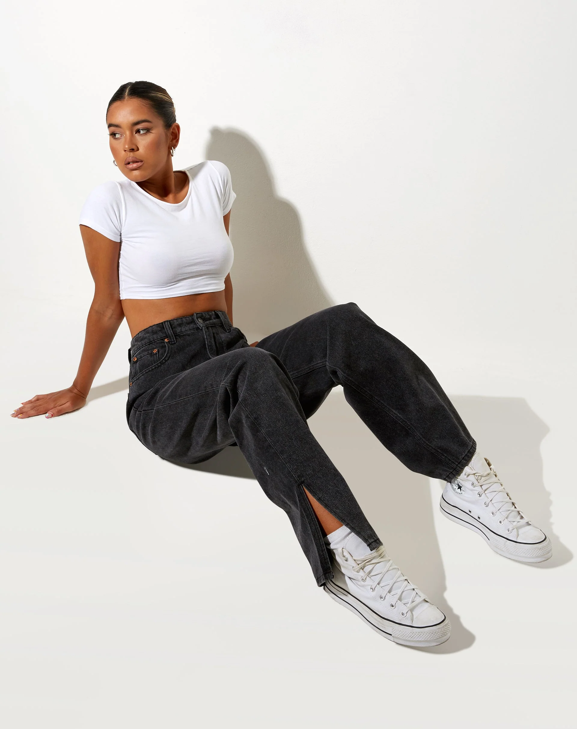 Split Parallel Jeans in schwarzer Waschung - Image 5