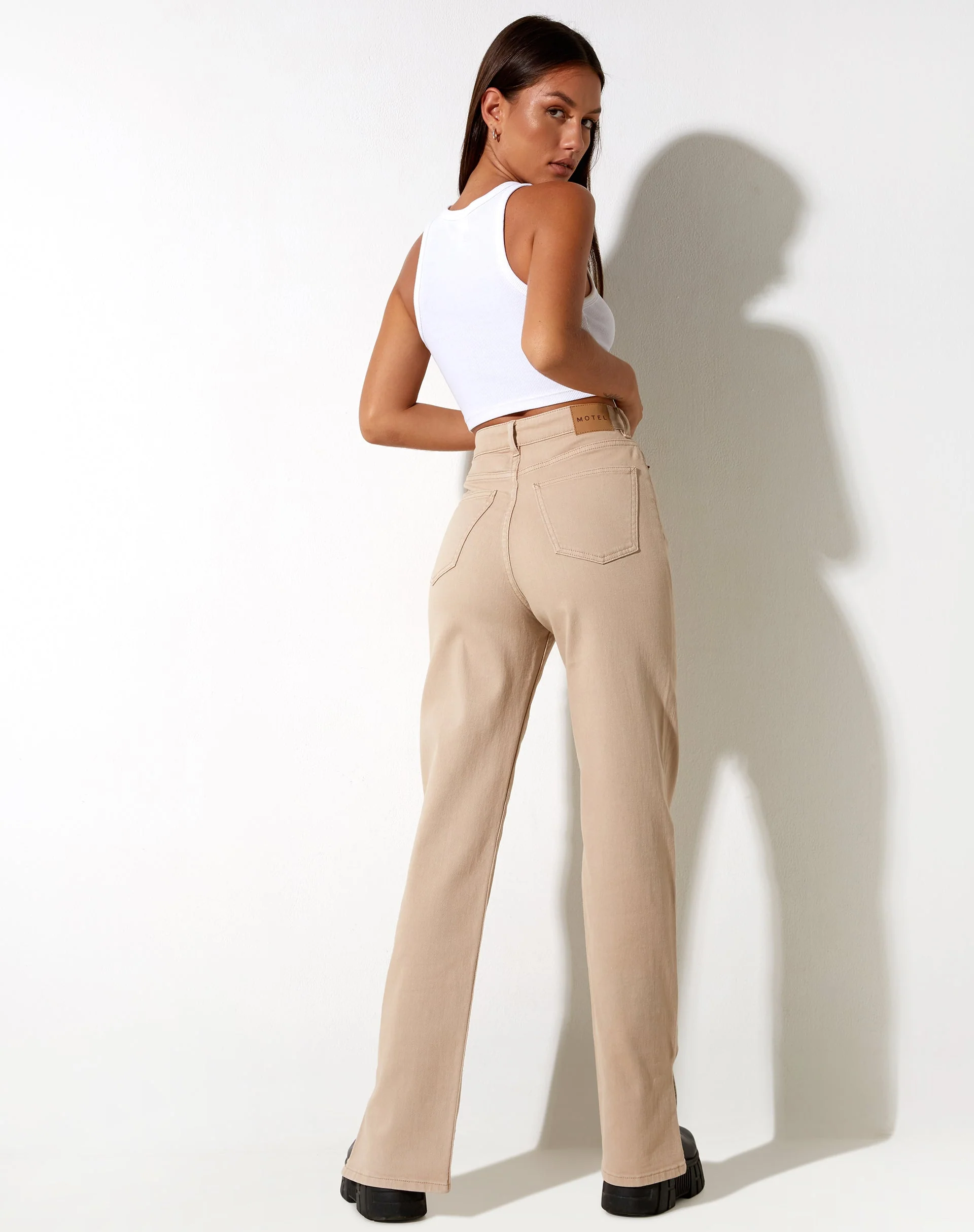 Straight Leg Jeans in Winter Sandwash - Image 2