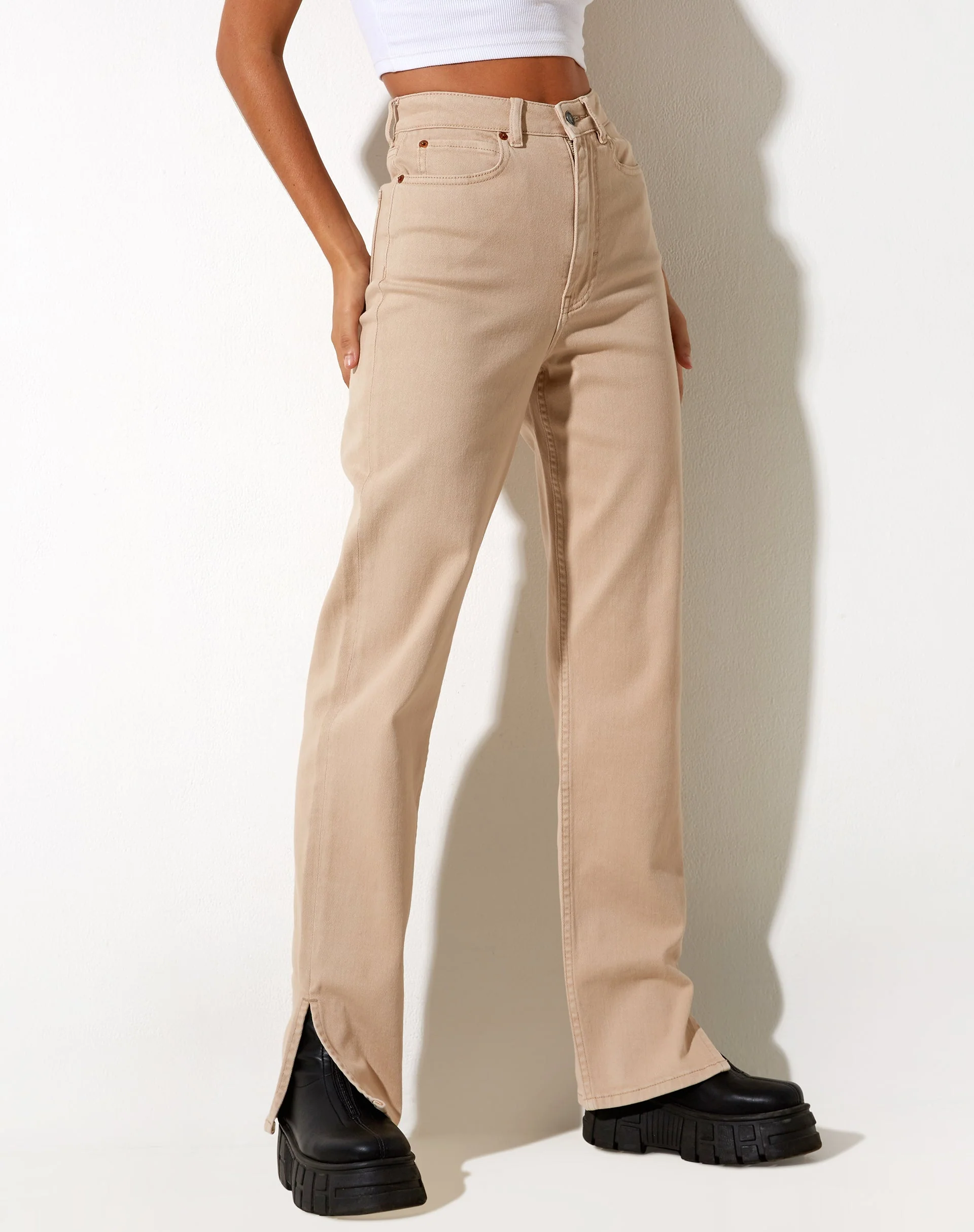 Straight Leg Jeans in Winter Sandwash - Image 3