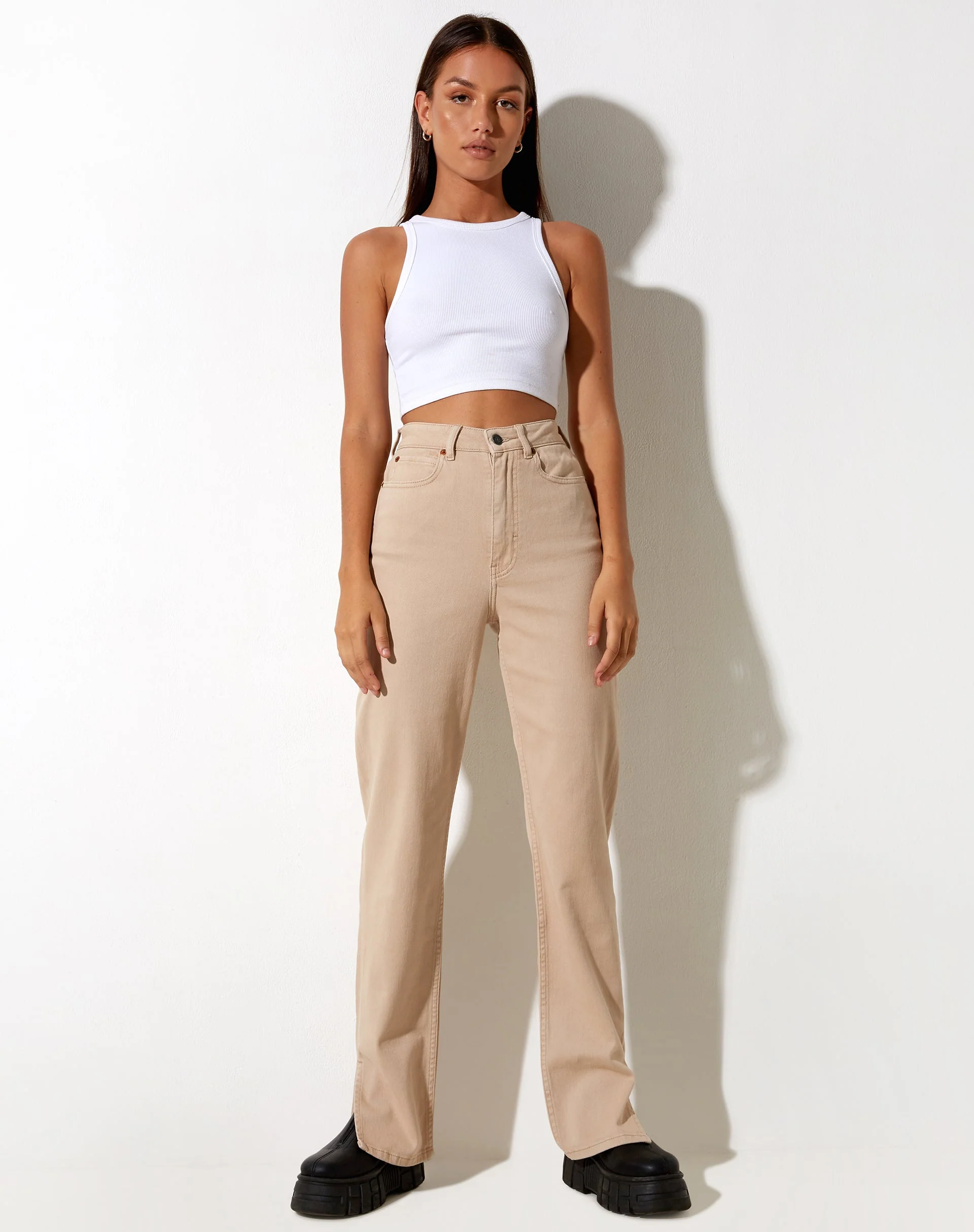 Straight Leg Jeans in Winter Sandwash - Image 4