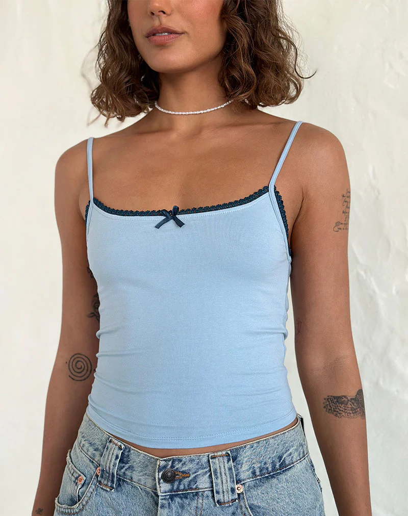 Suna Vest Top in Nantucket Blau mit mineralblauen Besätzen - Image 3