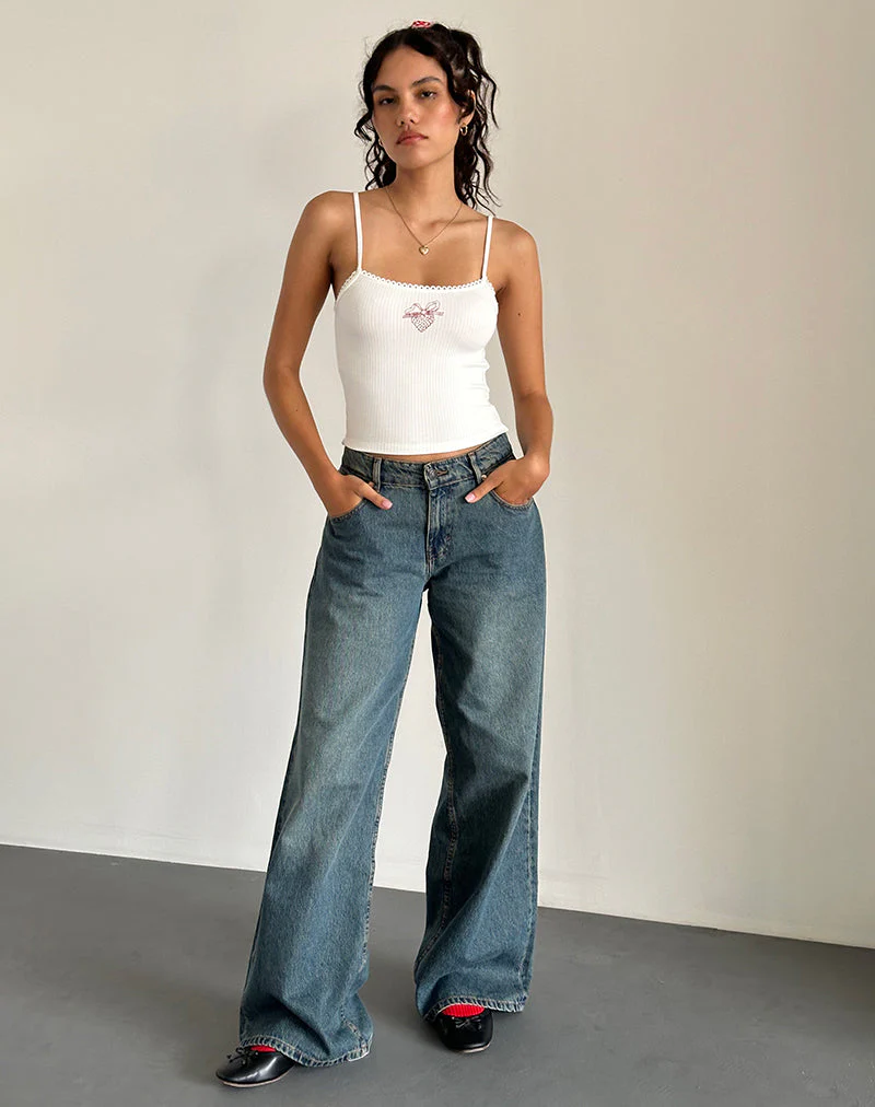 Suna Vest Top in Off White mit Erdbeer-Schleifenprint - Image 2