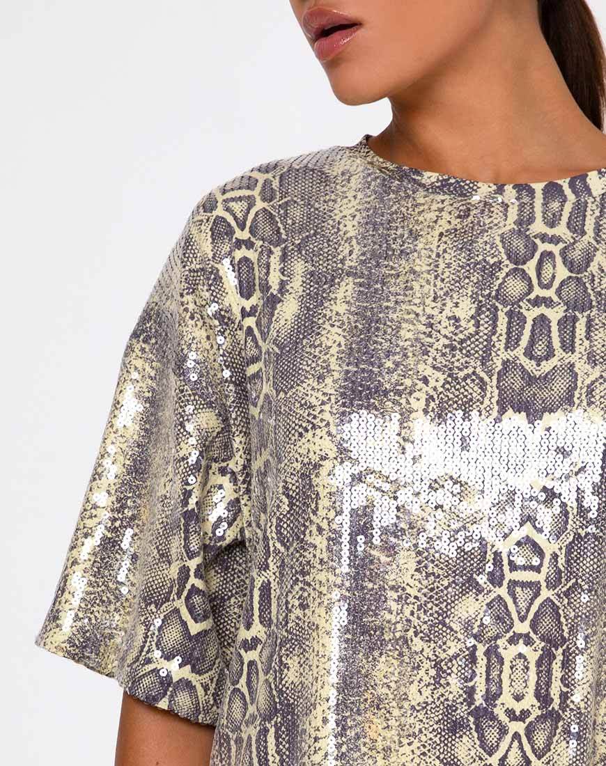 Sunny Kiss Tee in Acid Snake Klarer Paillettenstoff - Image 5