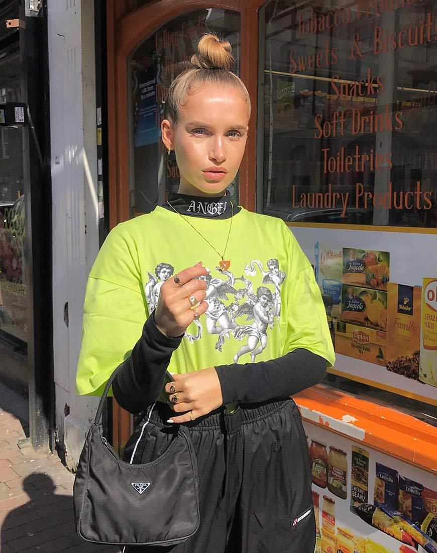 Sunny Kiss Tee in Limette mit Putte