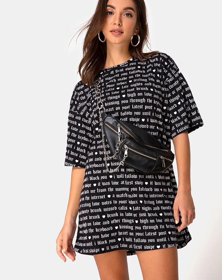 Sunny Kiss Tee in Schwarz mit Love At First Swipe Druck
