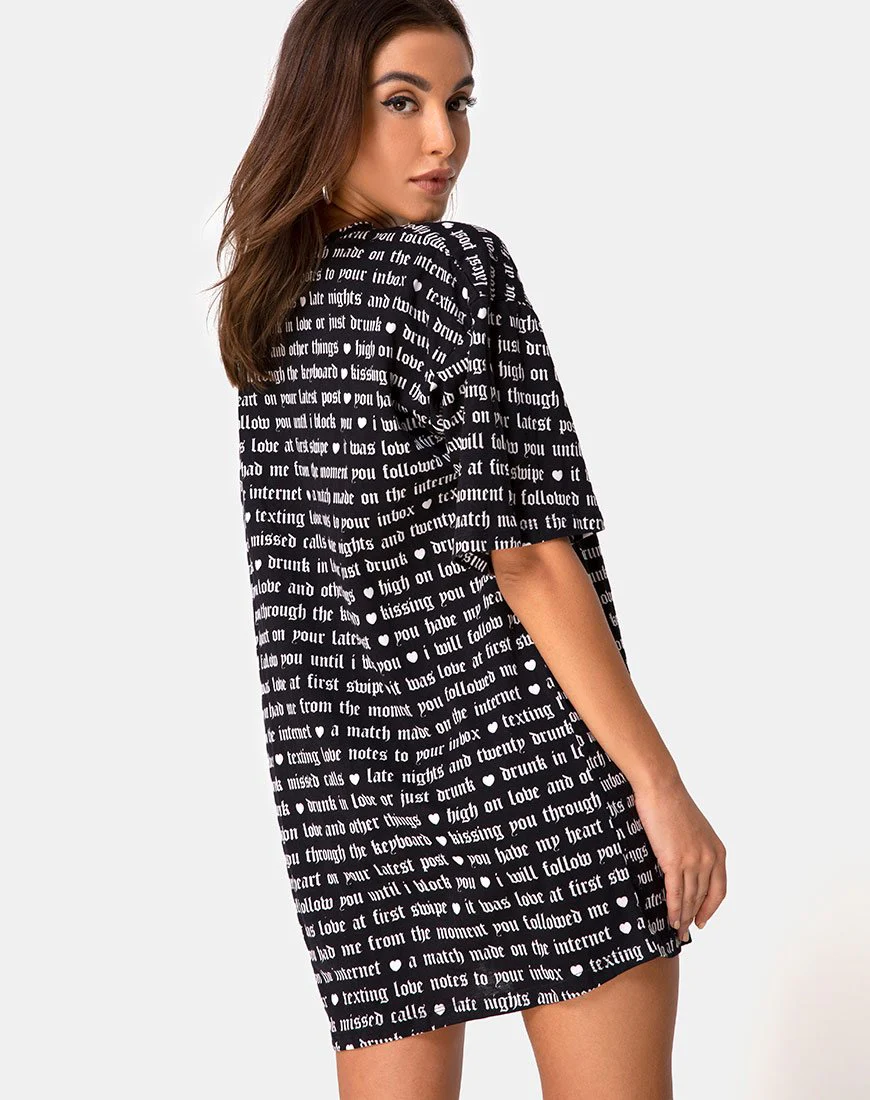 Sunny Kiss Tee in Schwarz mit Love At First Swipe Druck - Image 2