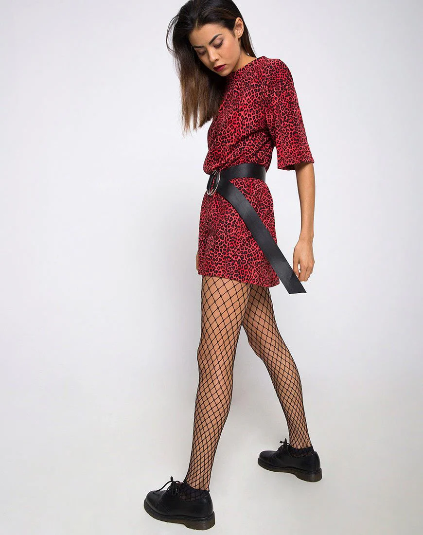 Sunny Kiss Oversize Tee in Buntes Tier Rot - Image 4