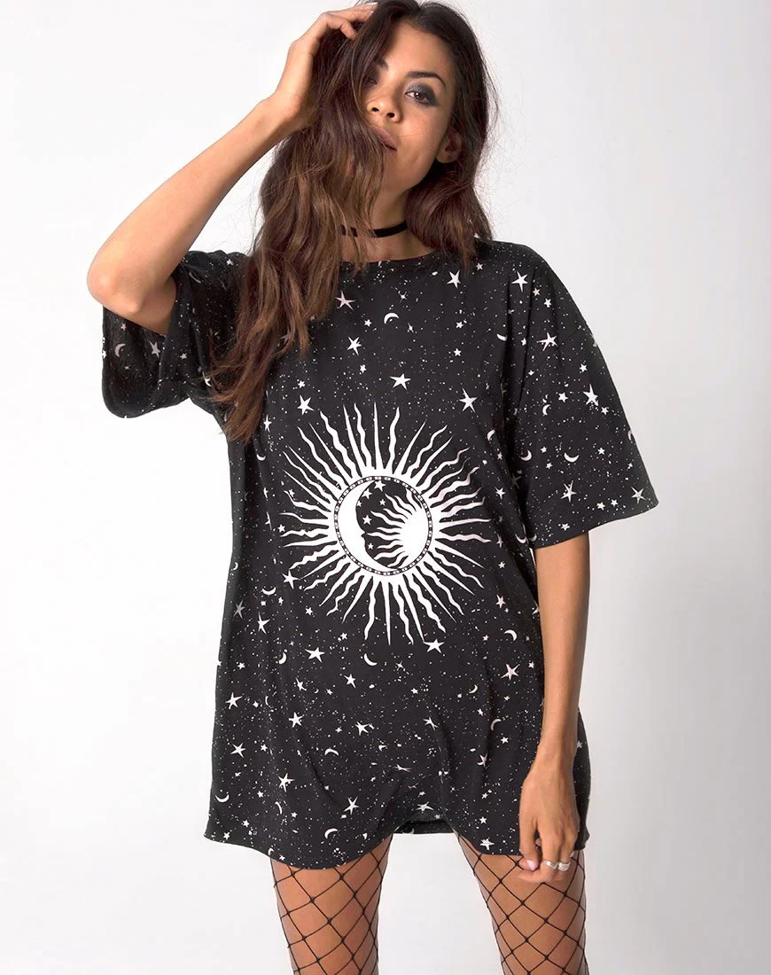 Sunny Kiss Oversized Tee in Schwarz Cosmos