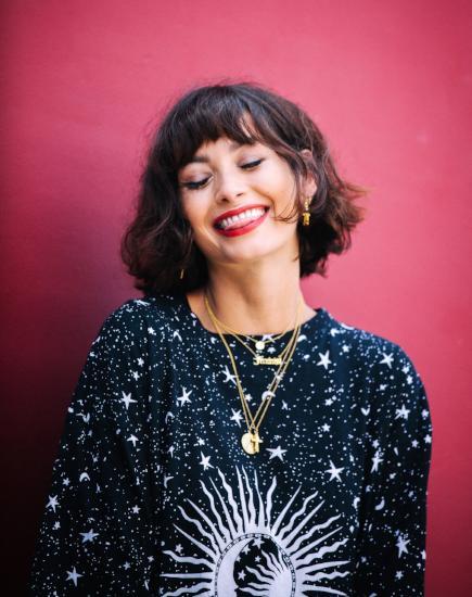 Sunny Kiss Oversized Tee in Schwarz Cosmos - Image 3