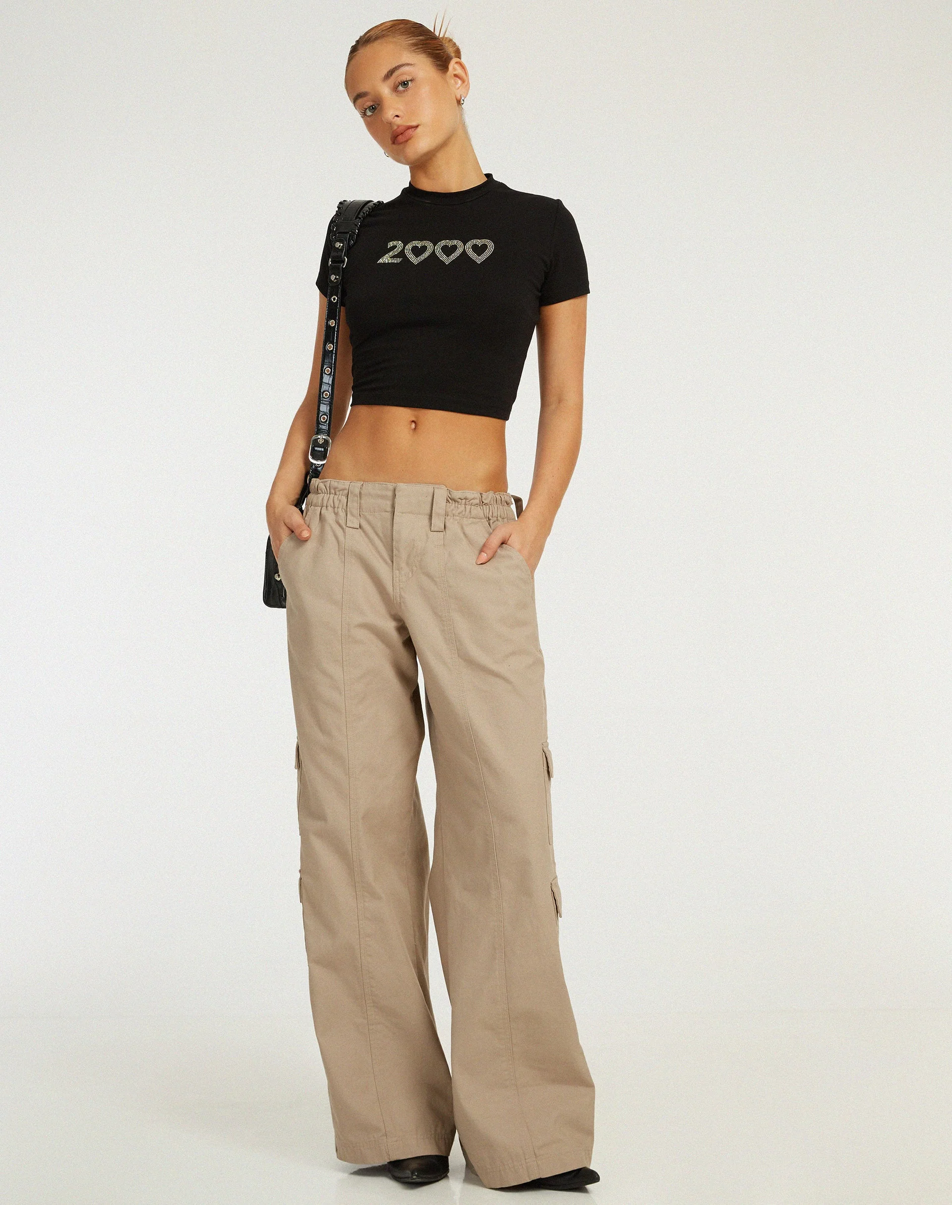 Surtila Crop Top in Schwarz 2000 Hotfix Diamante - Image 3