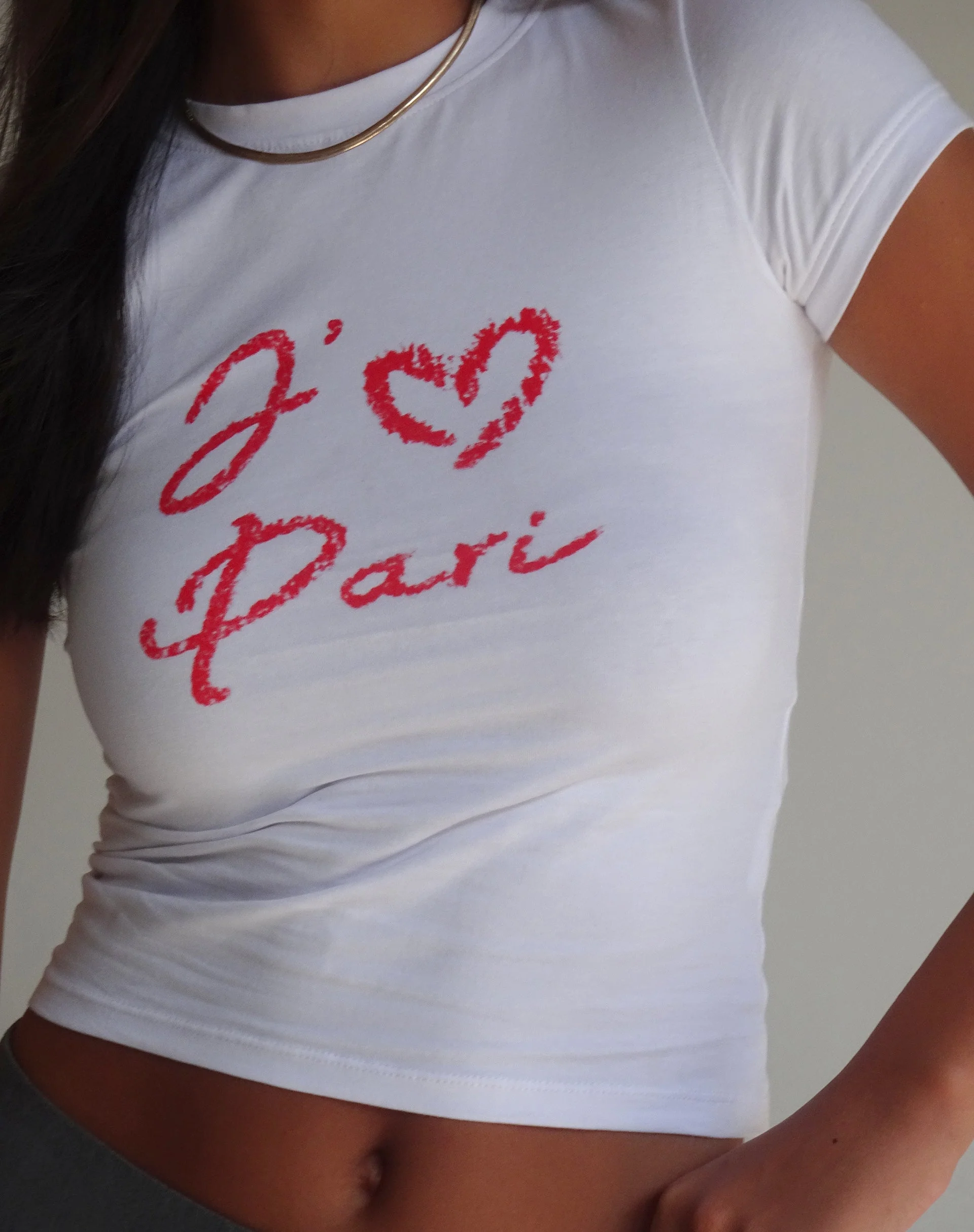 Sutin Baby Tee in Weiß mit I Love Pari Grafik - Image 2