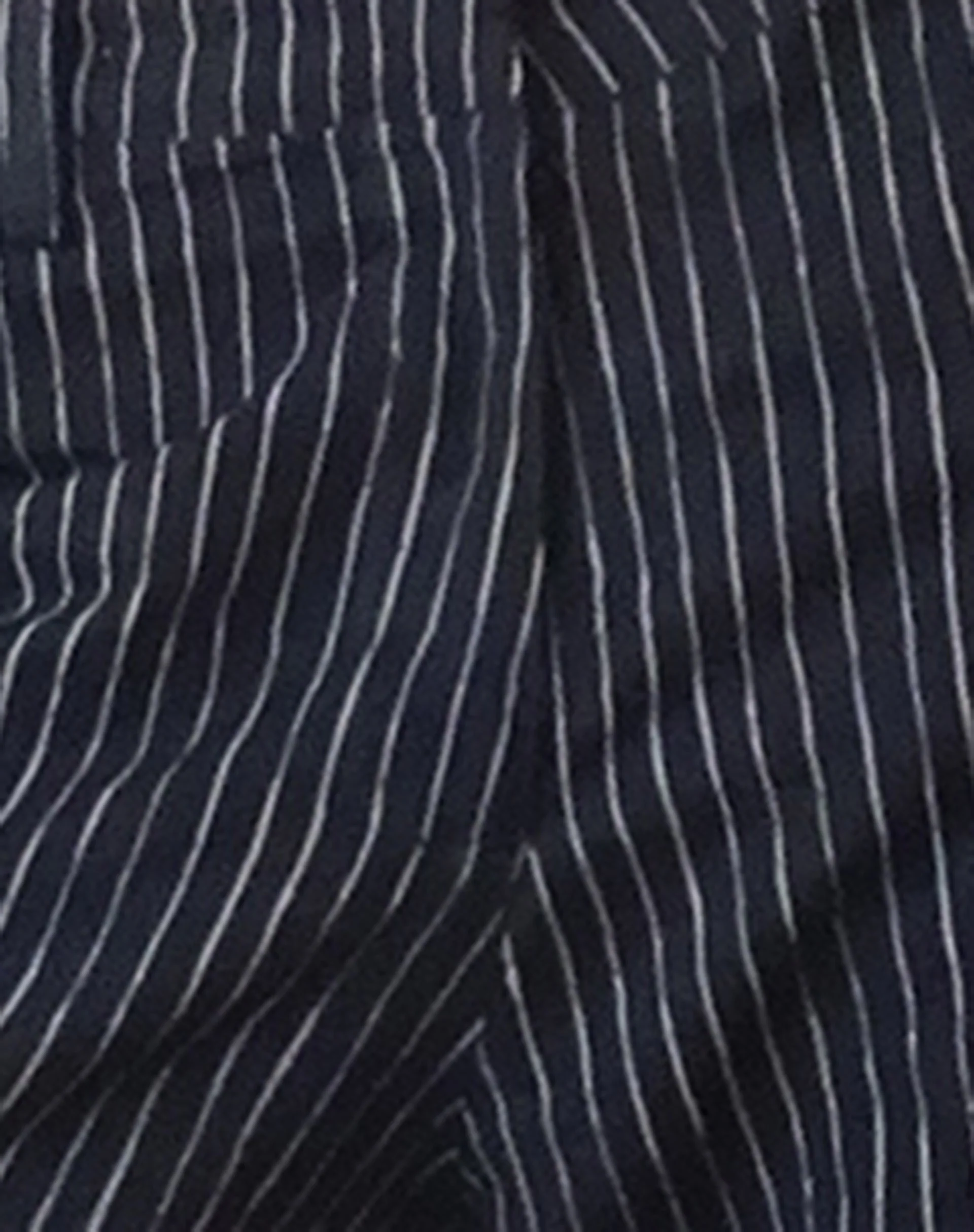 MOTEL X JACQUIE Tabaru Longline Shorts in Sketchy Stripe Schwarz - Image 6