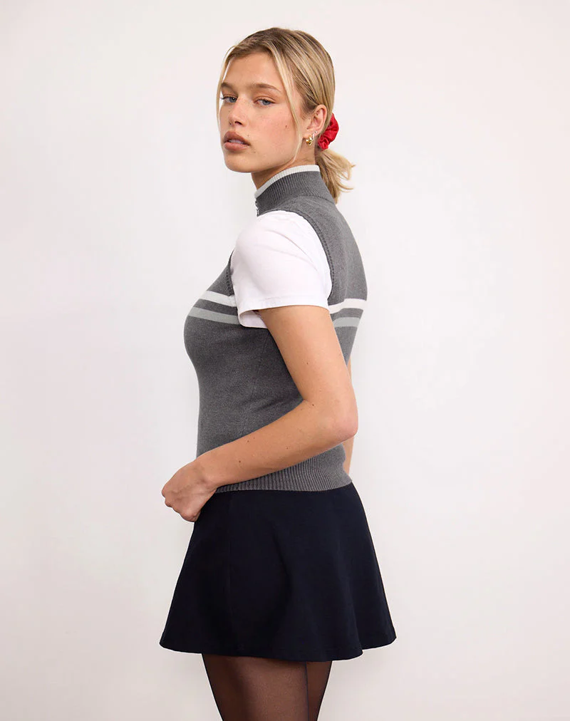 Tabeya ärmellose Strickjacke in Grau - Image 4