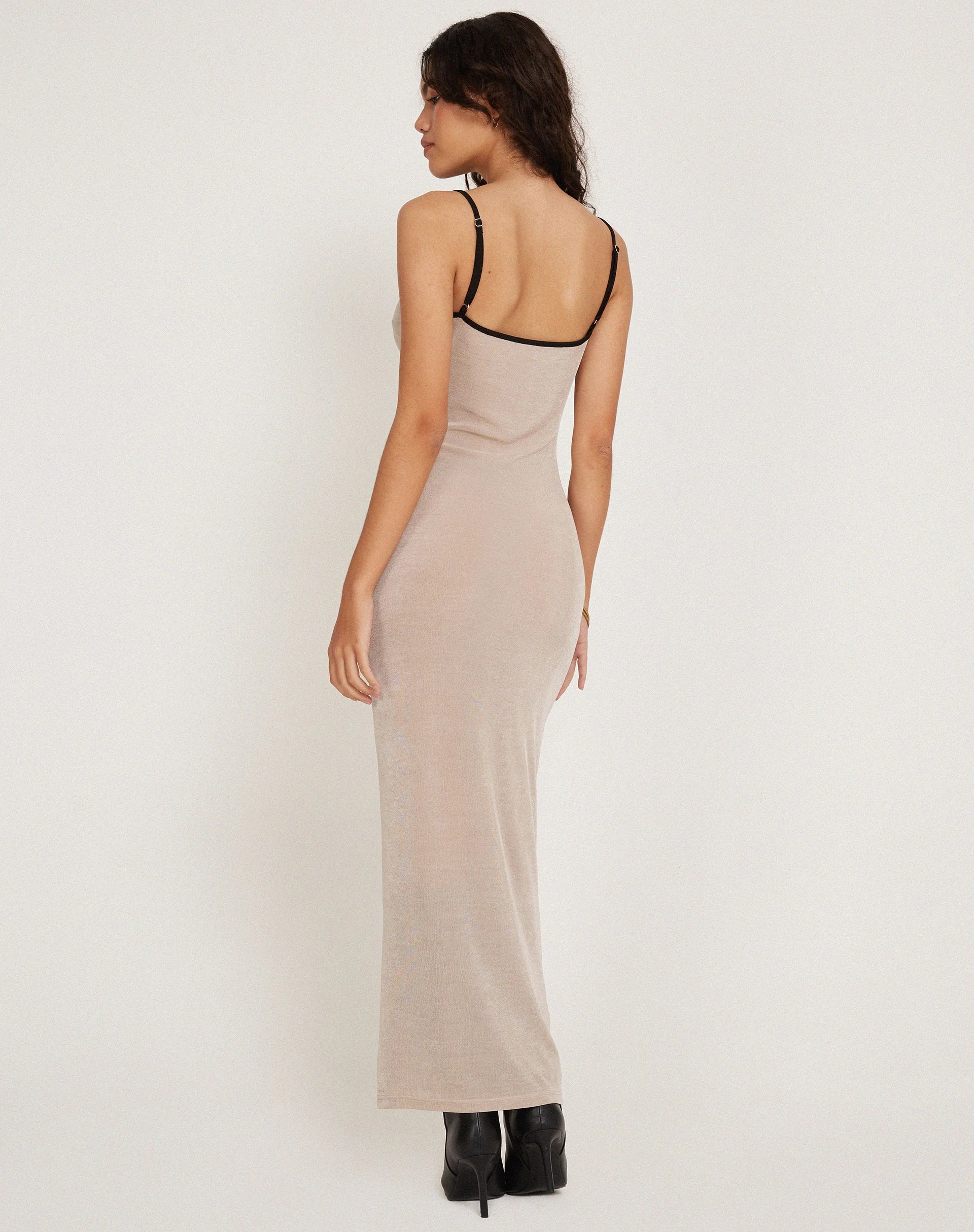 Tahlia Maxikleid in Champagner mit schwarzer Borte - Image 6