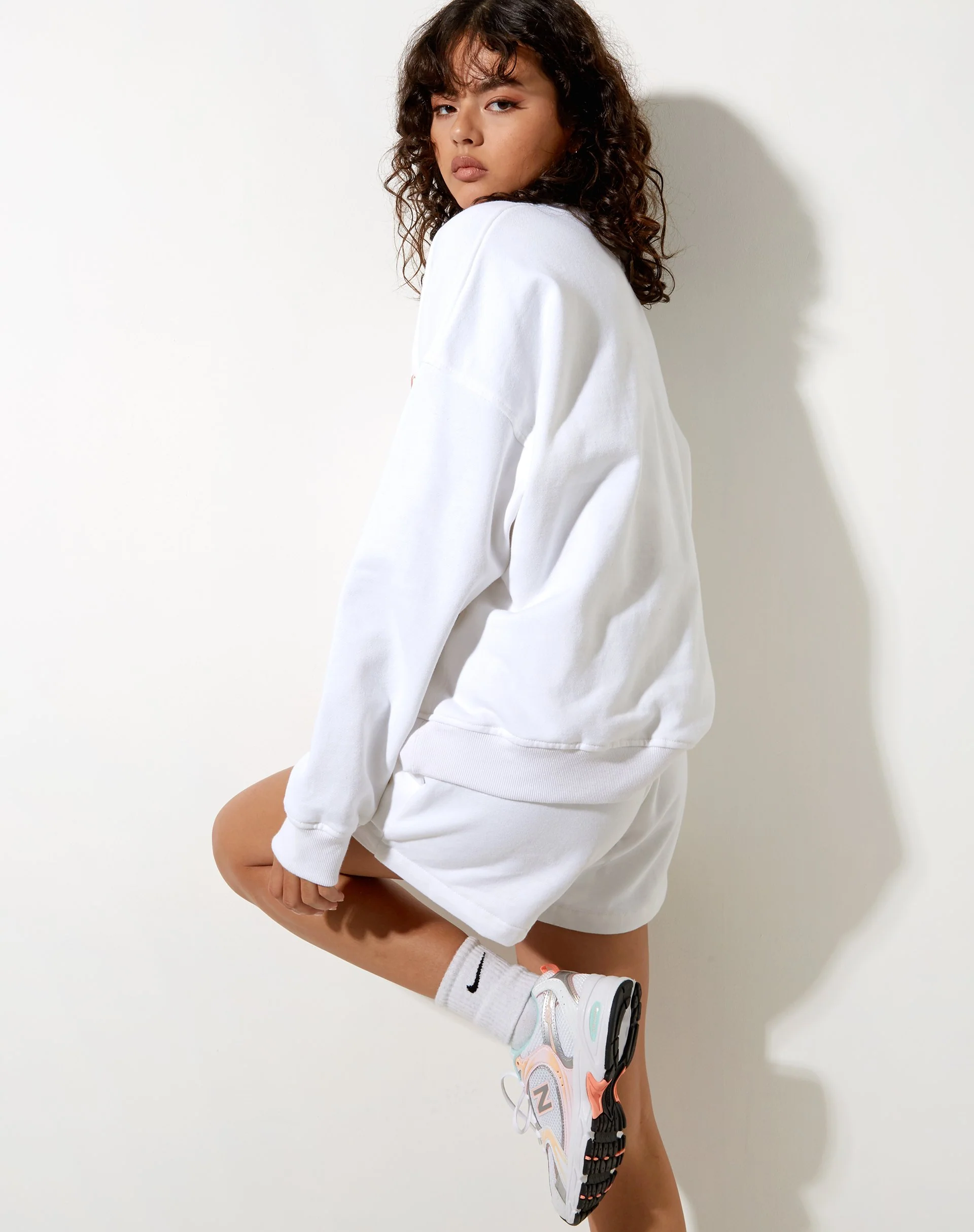 Ted Sweatshirt in Weiß Perlsand Stickerei - Image 2