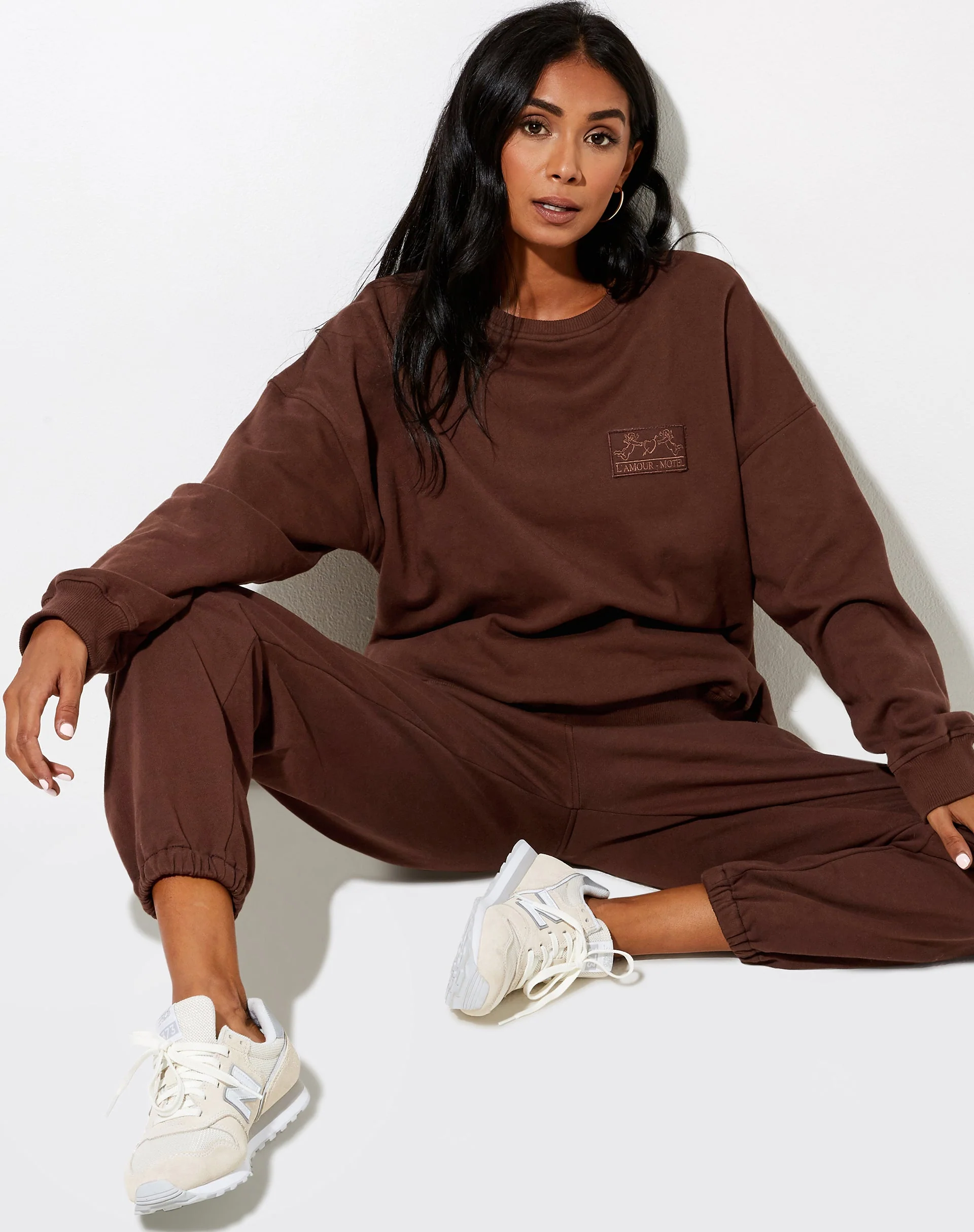 Ted Sweatshirt in tiefem Mahagoni L'Amour Cherub Label Embro