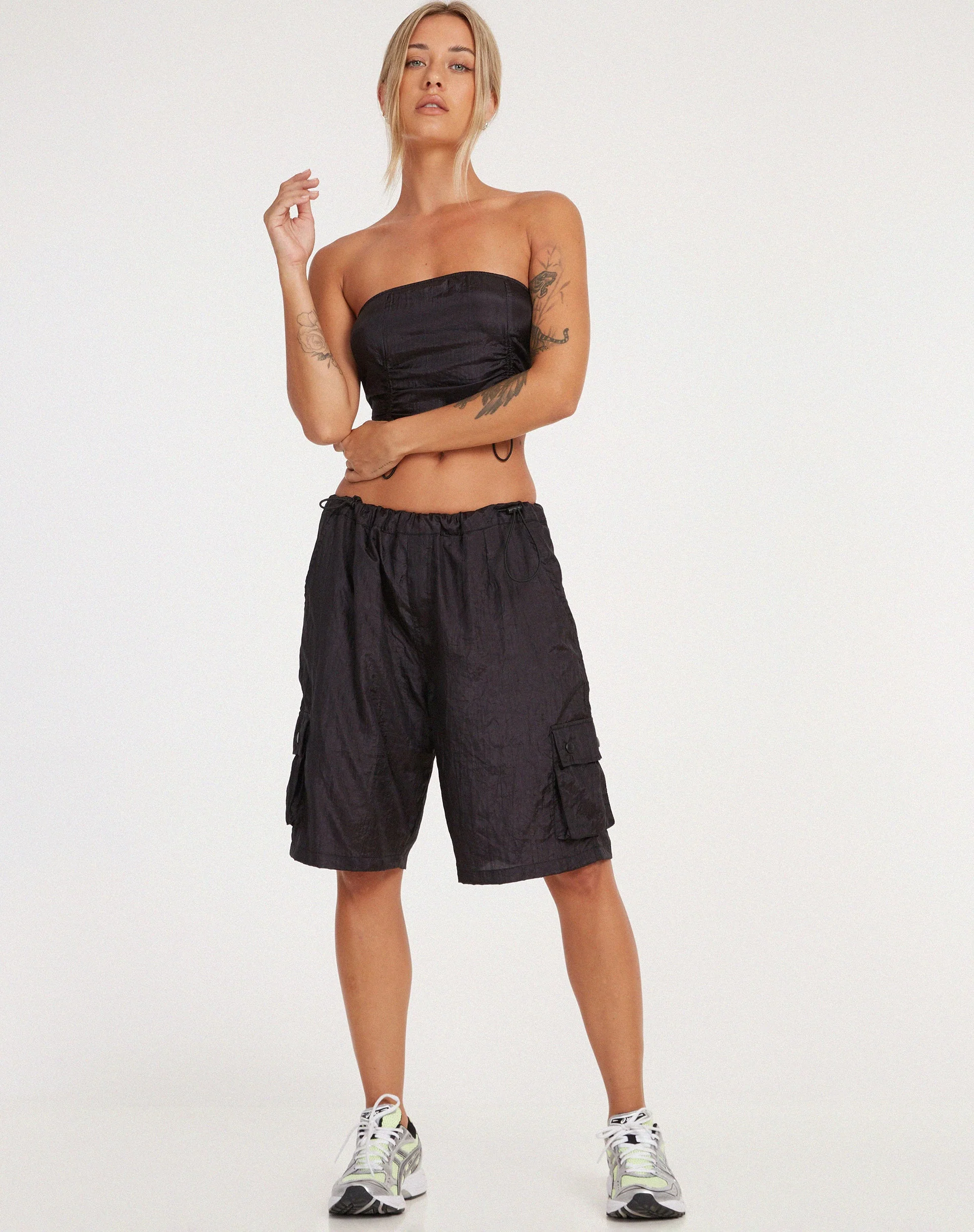 Tenchi Short in Parachute Schwarz