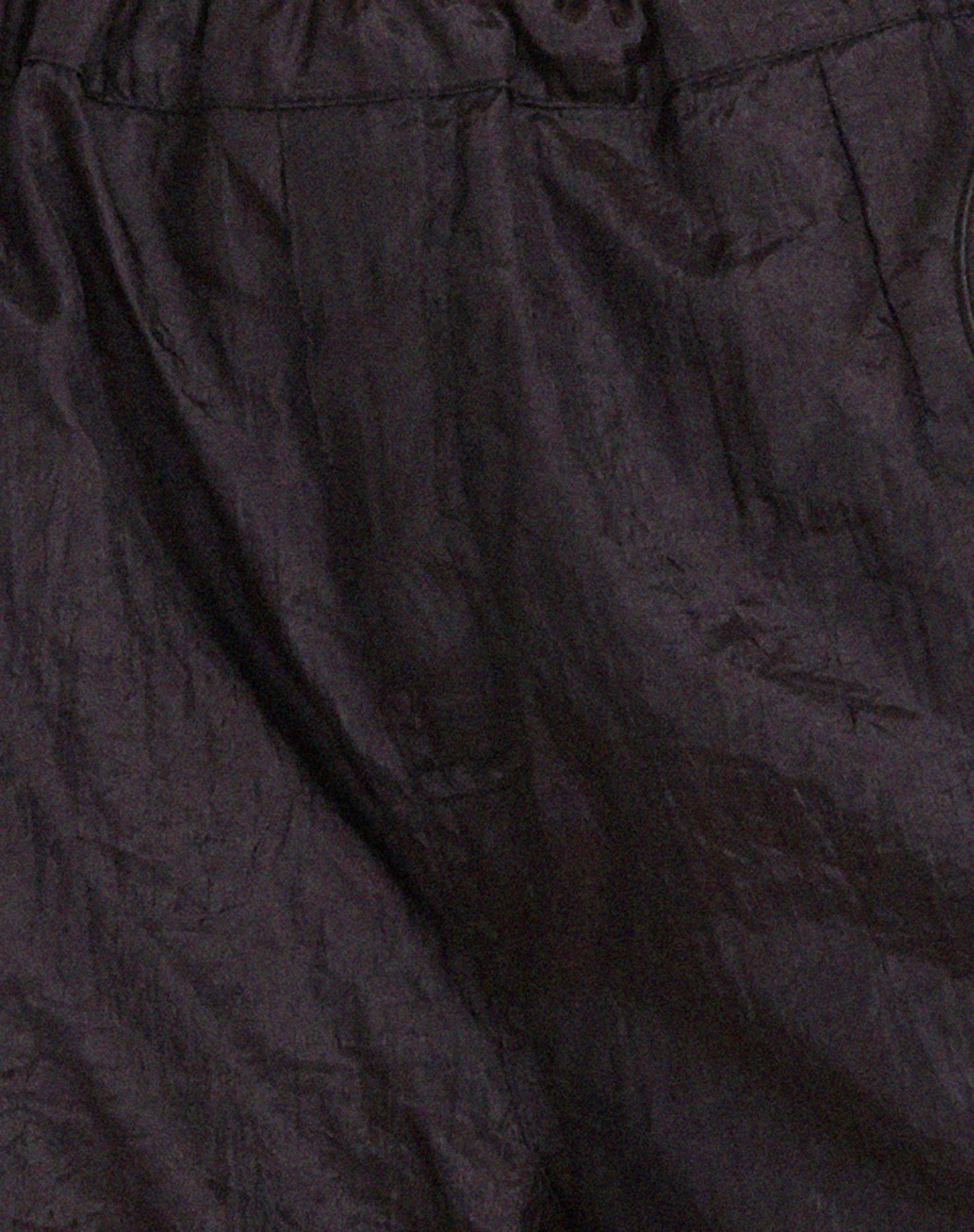 Tenchi Short in Parachute Schwarz - Image 6