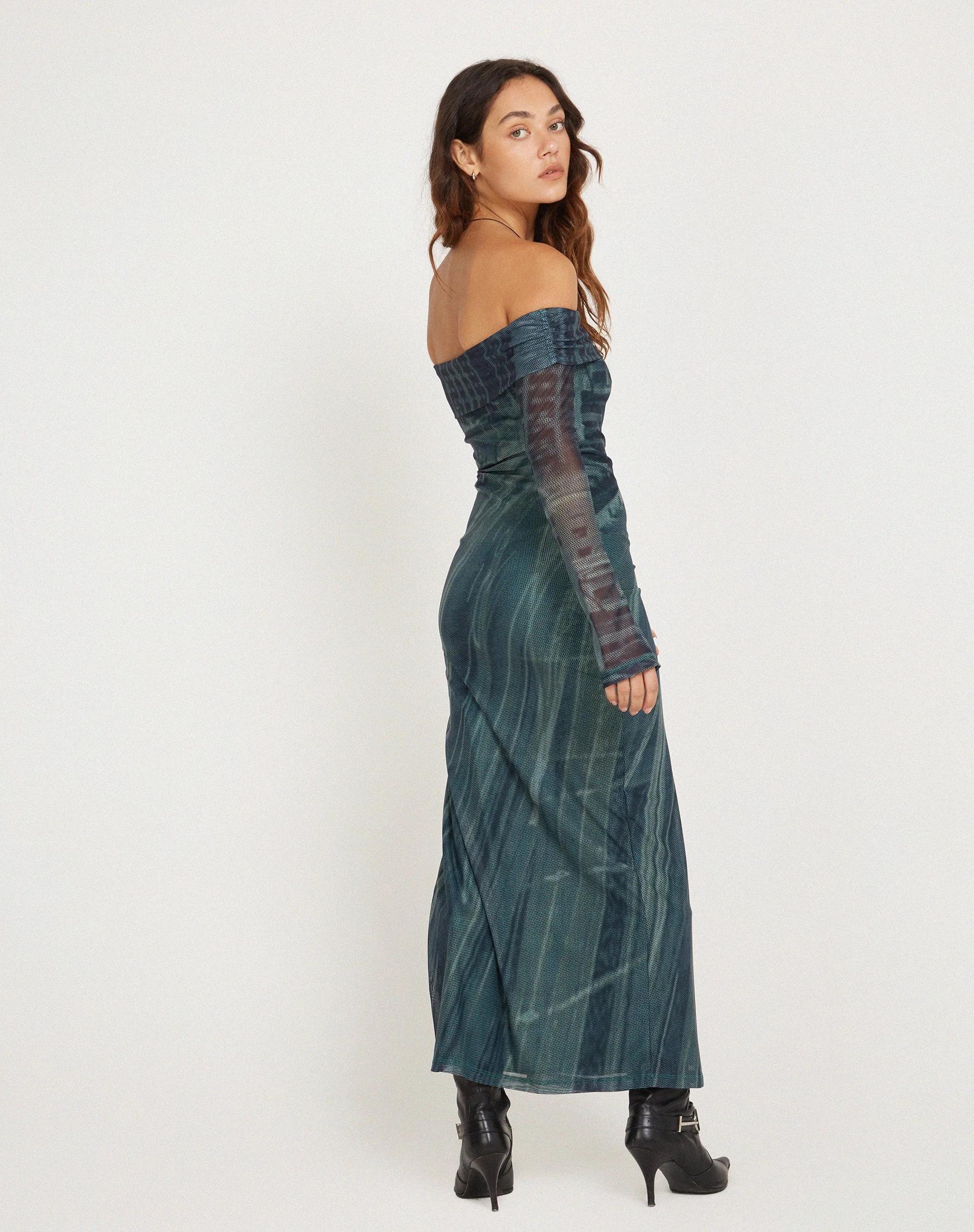 Terra Bardot Midikleid in Cityscape Grün - Image 2