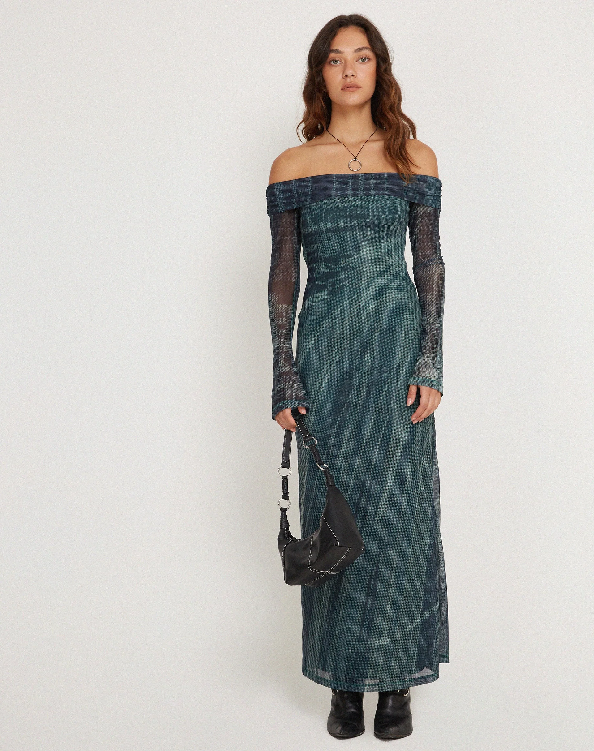 Terra Bardot Midikleid in Cityscape Grün - Image 3