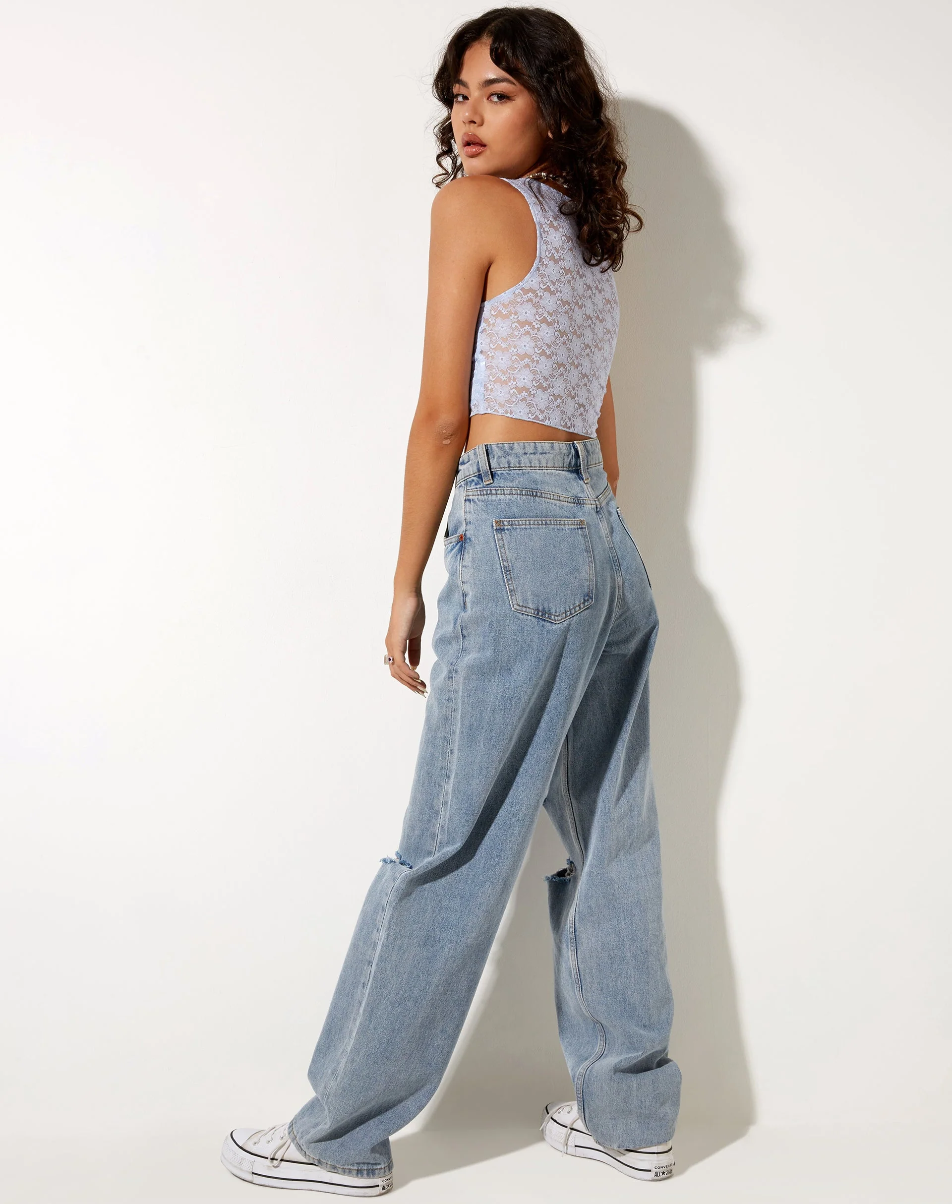 Tiati Crop Top aus Spitze in Puderblau - Image 4