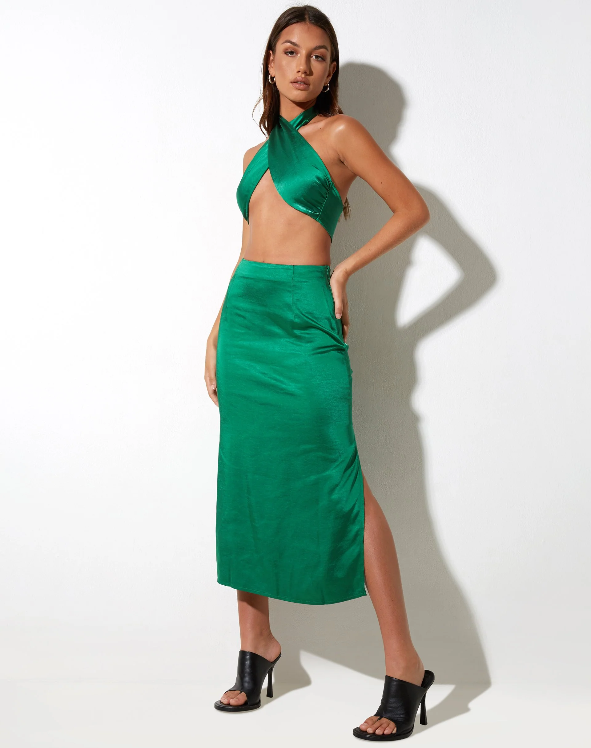 Tindra Midirock aus Satin Kelly Grün