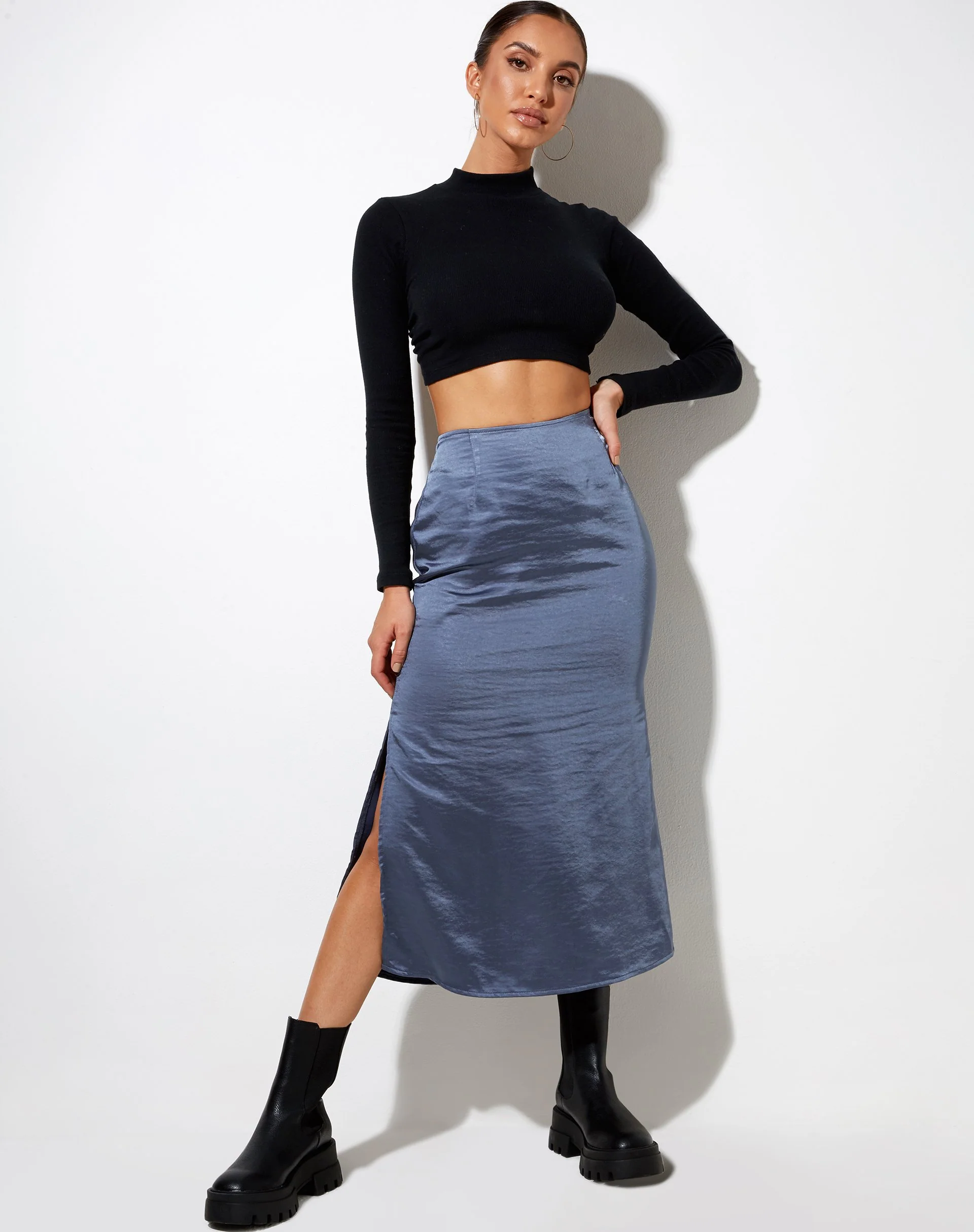 Tindra Midirock aus Satin in Schieferblau - Image 3