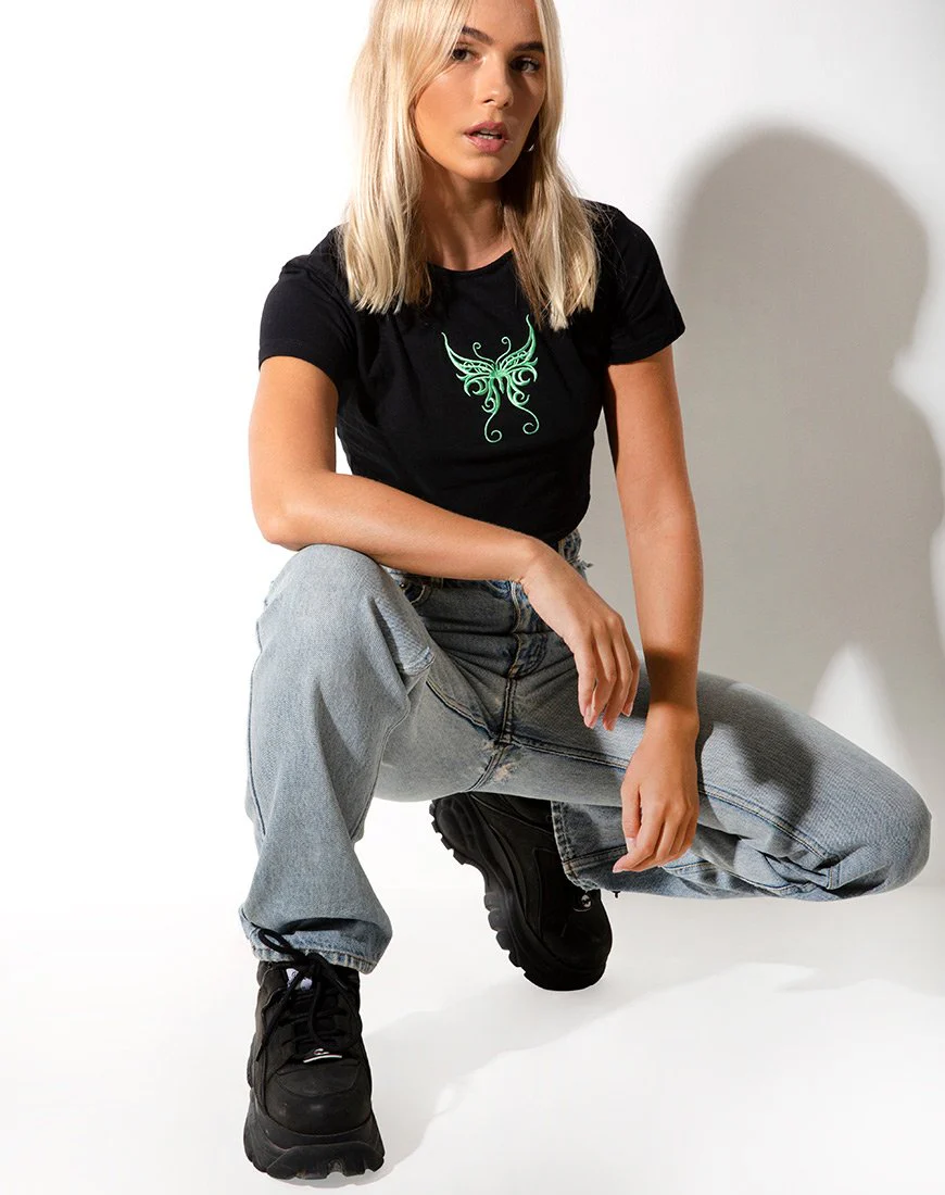 Tindy Crop Top in Schwarz mit grüner Schmetterlingsstickerei - Image 2