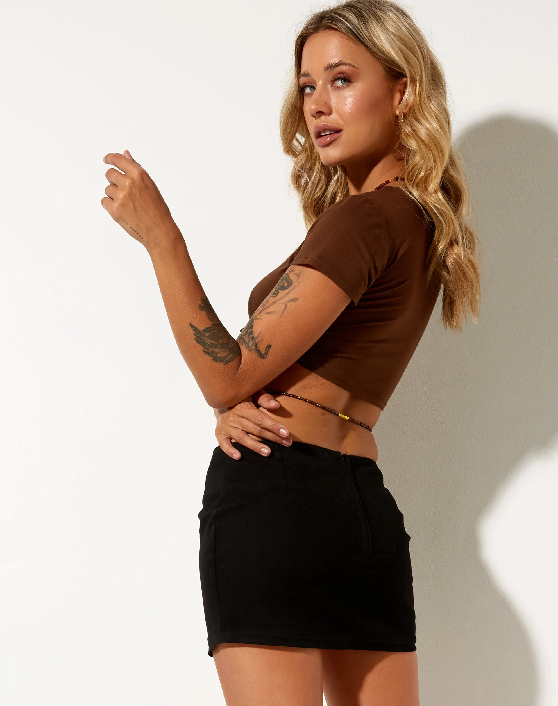 Tindy Crop Top in Kakaobraun Yin und Yang - Image 2