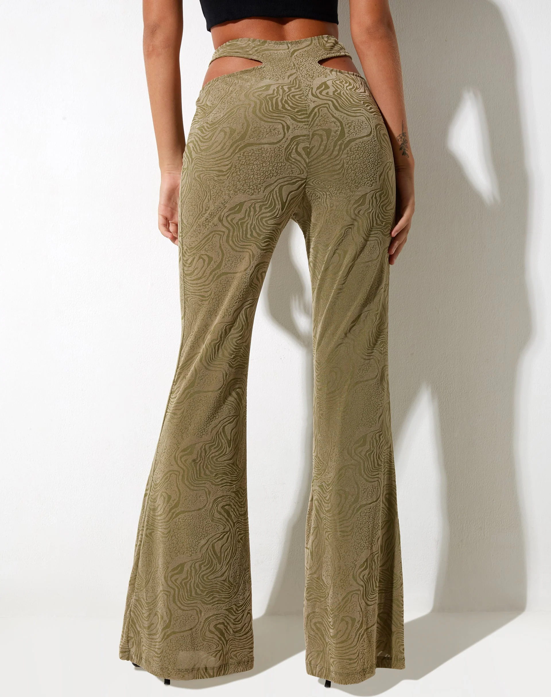 Tuleen Schlaghose in Mixed Animal Flock Olive - Image 3