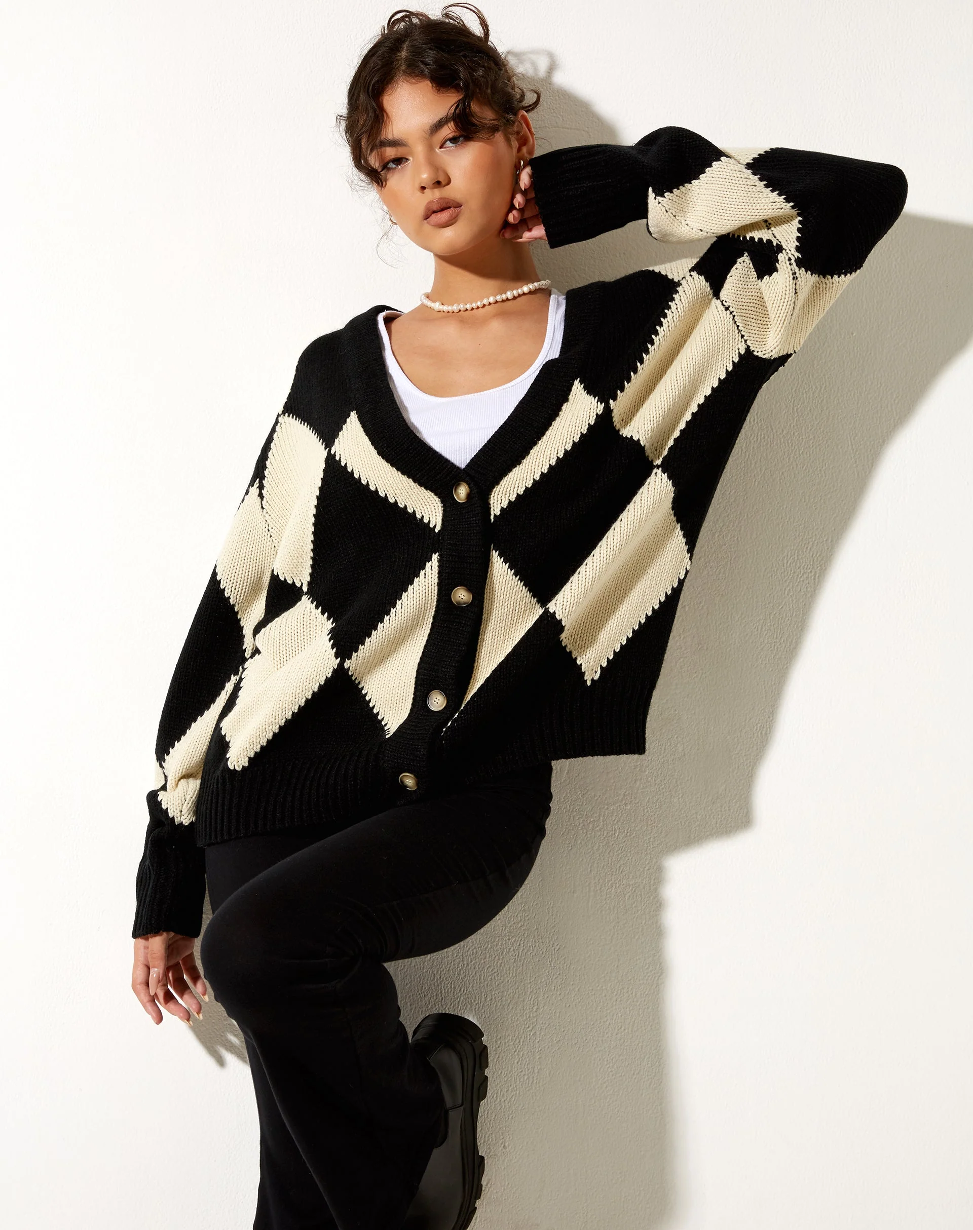 Uriela Cardigan in Harlekin Schwarz und Off White - Image 6