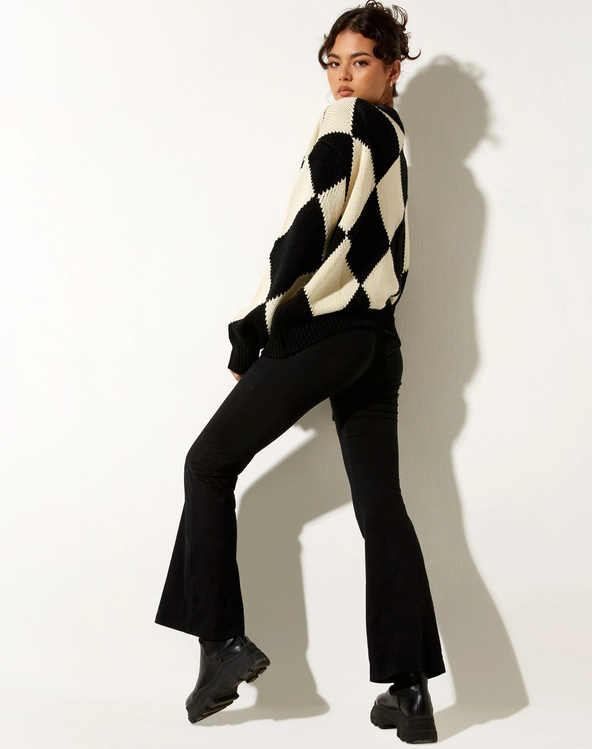 Uriela Cardigan in Harlekin Schwarz und Off White - Image 7